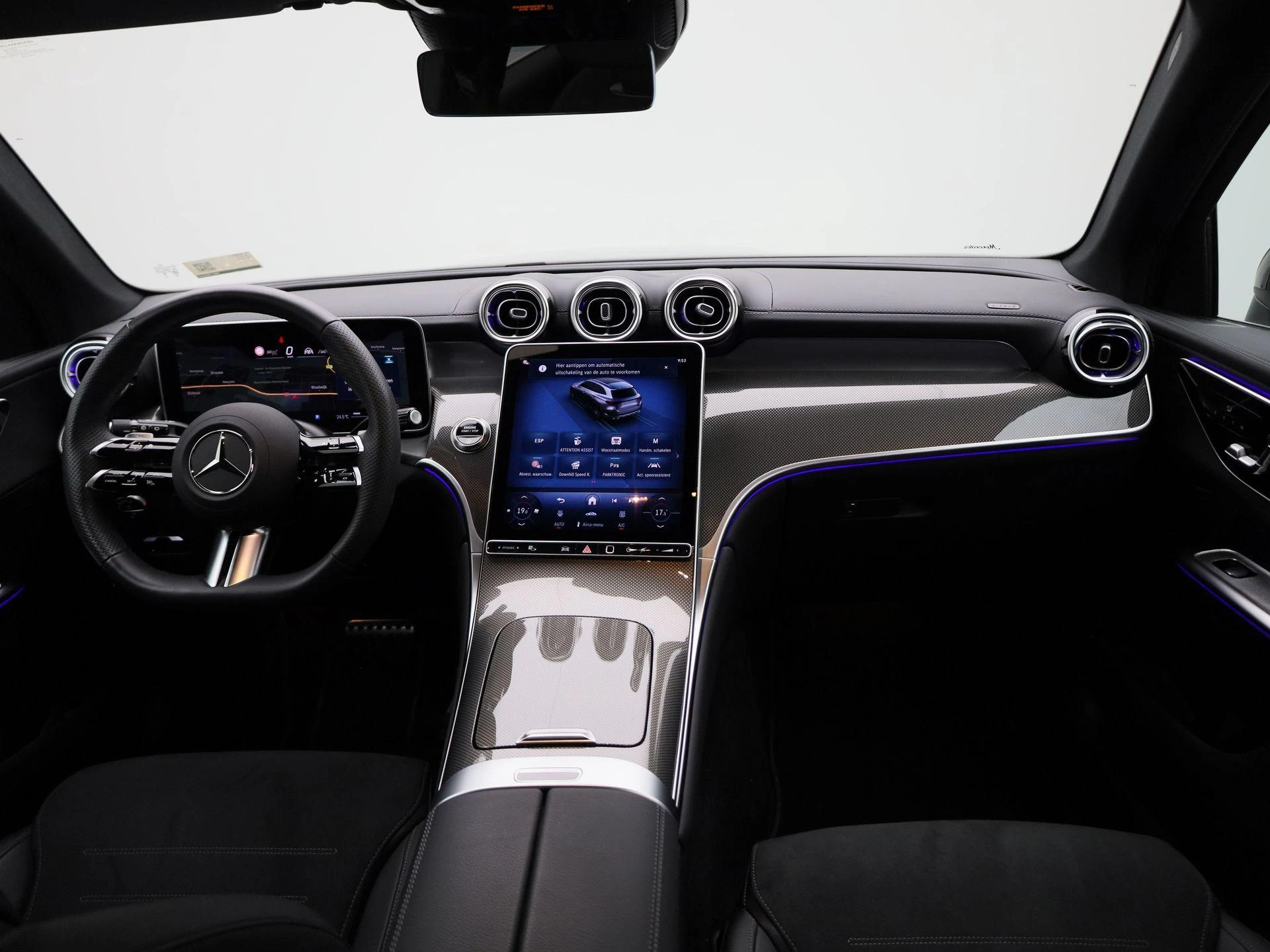 Mercedes-Benz-GLC-image-41