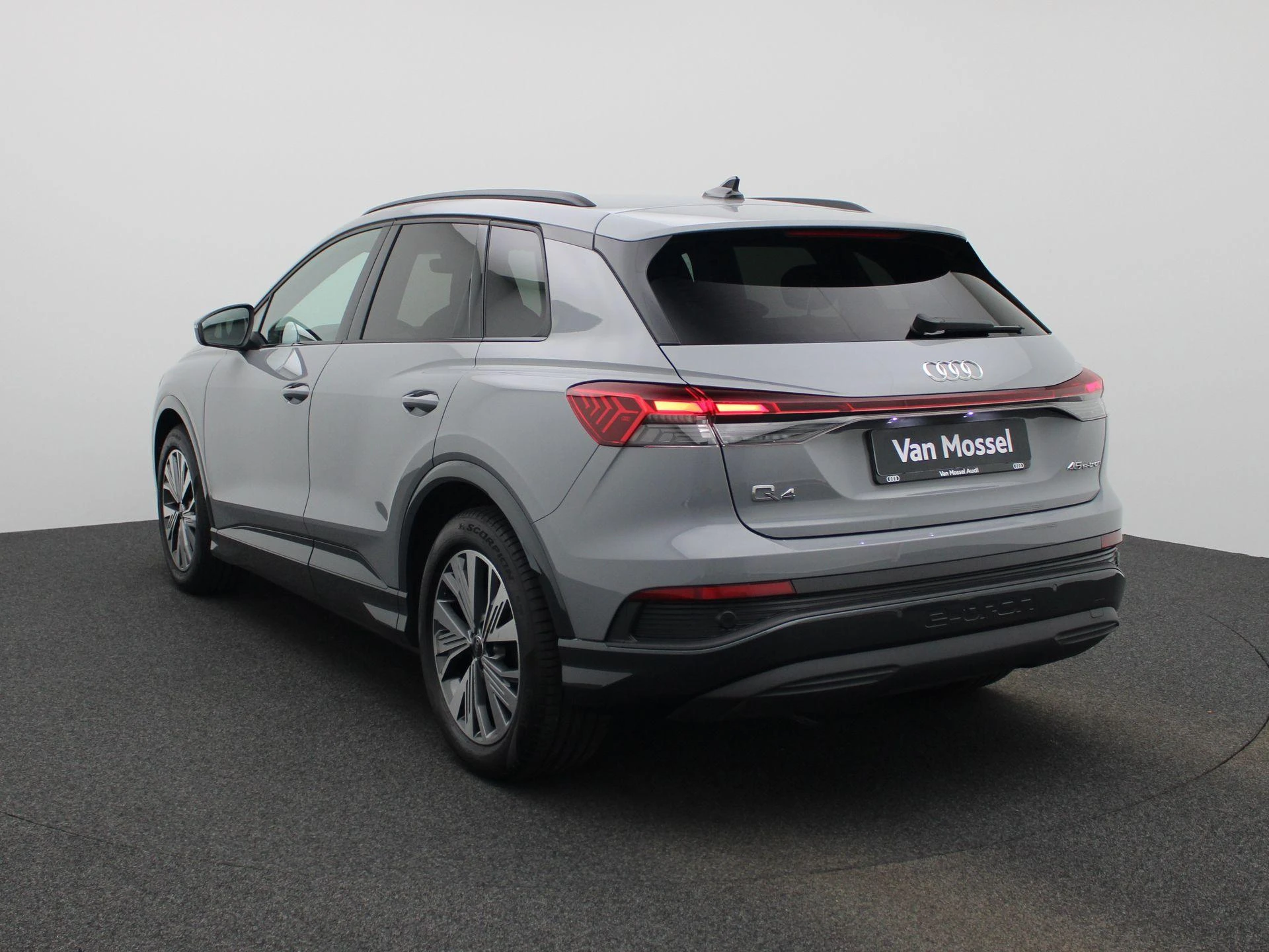 Audi-Q4 e-tron-image-2