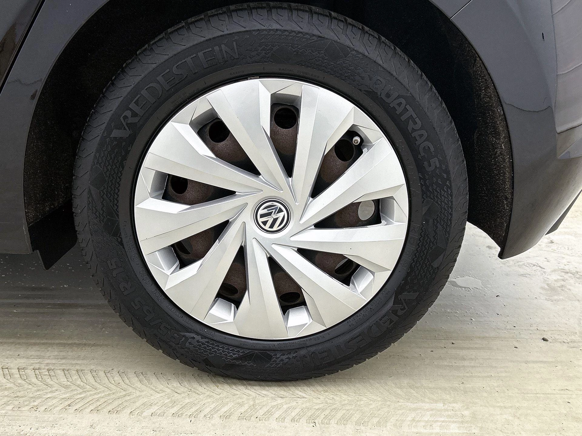 Volkswagen-Polo-image-32