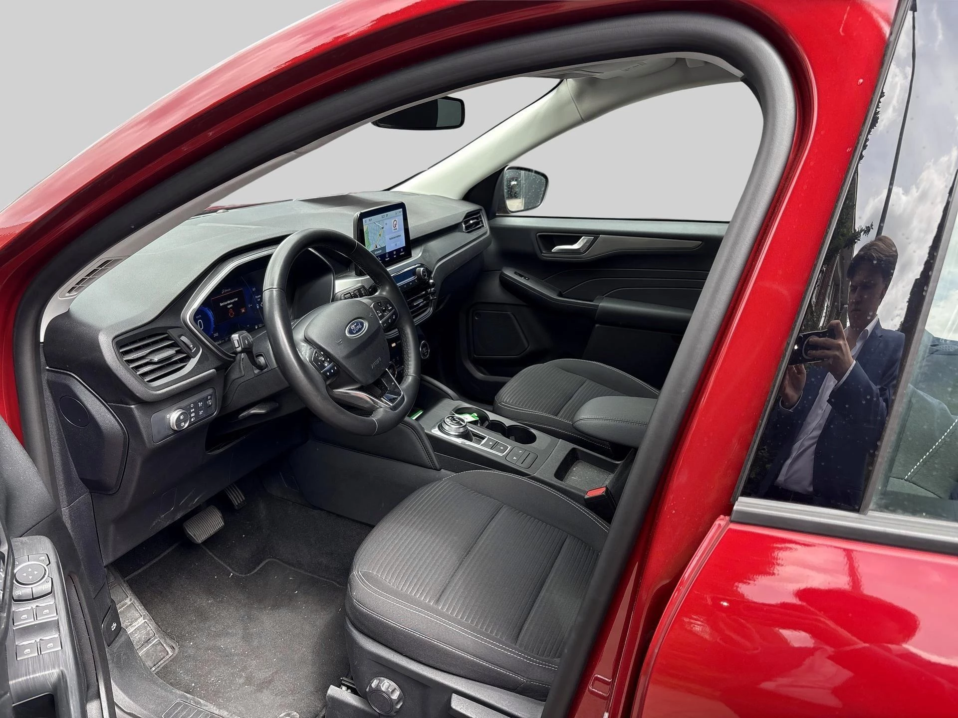 Ford Kuga 2.5i FHEV Aut. 140kW Titanium