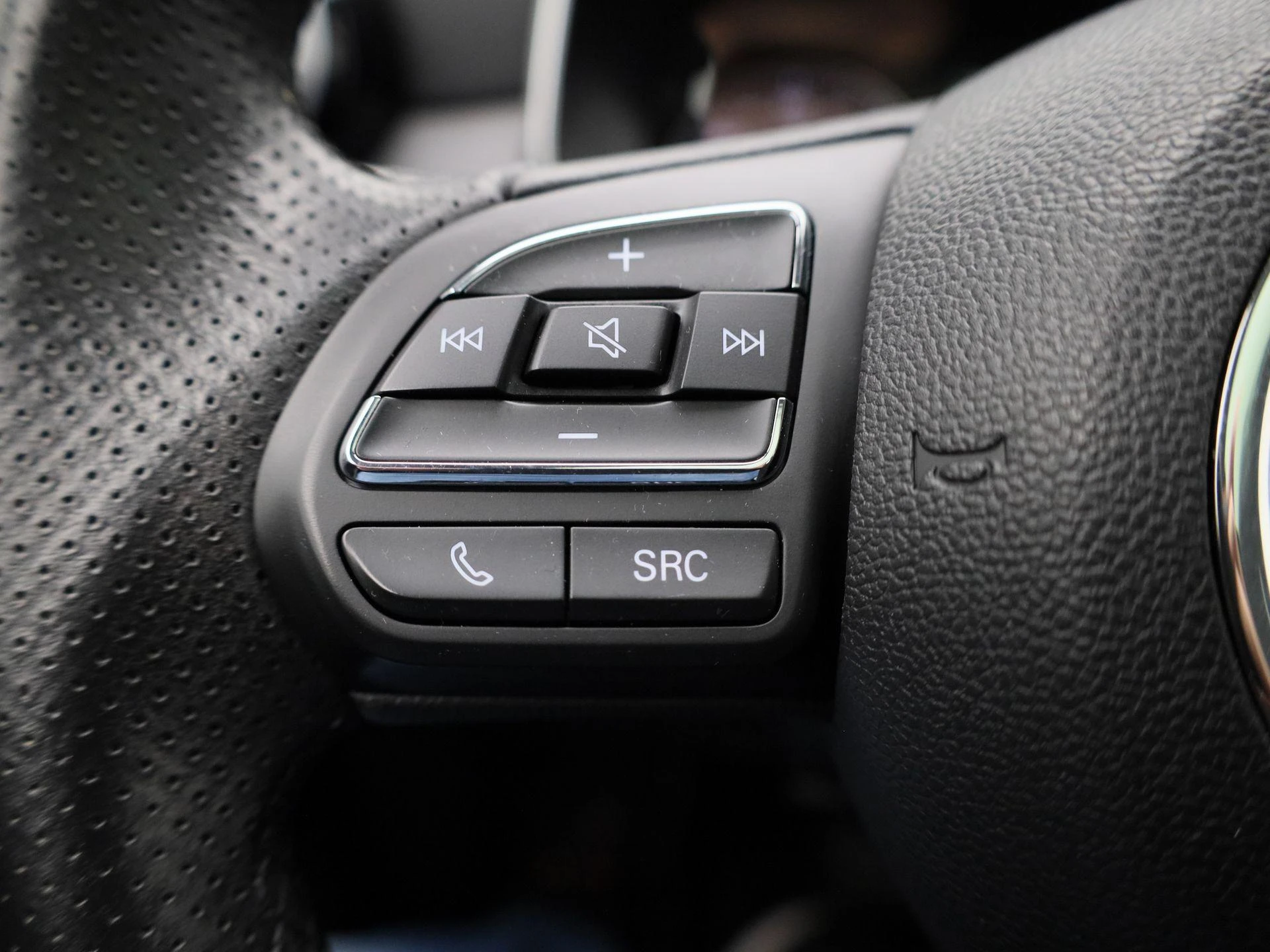 MG-ZS EV-image-17