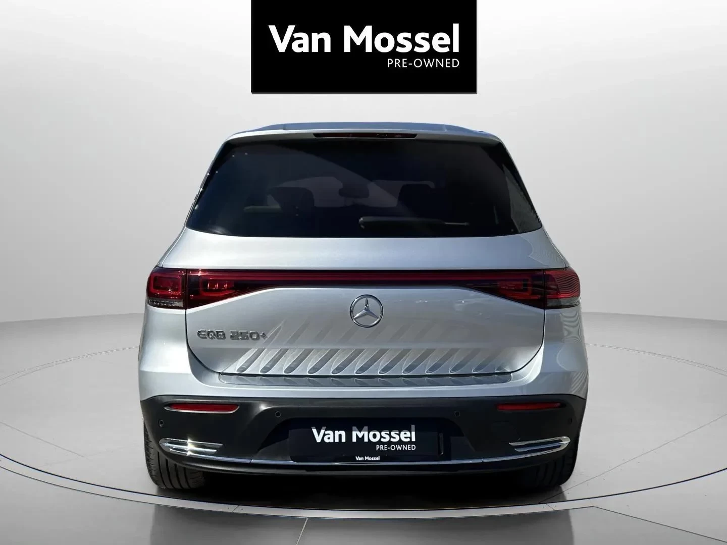 Mercedes-Benz-EQB-image-5