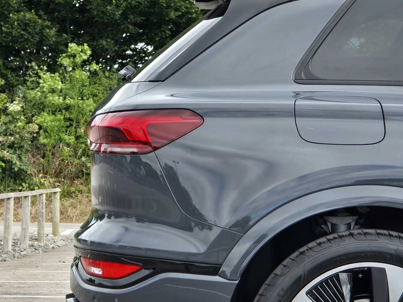 Audi-SQ6 e-tron-image-18