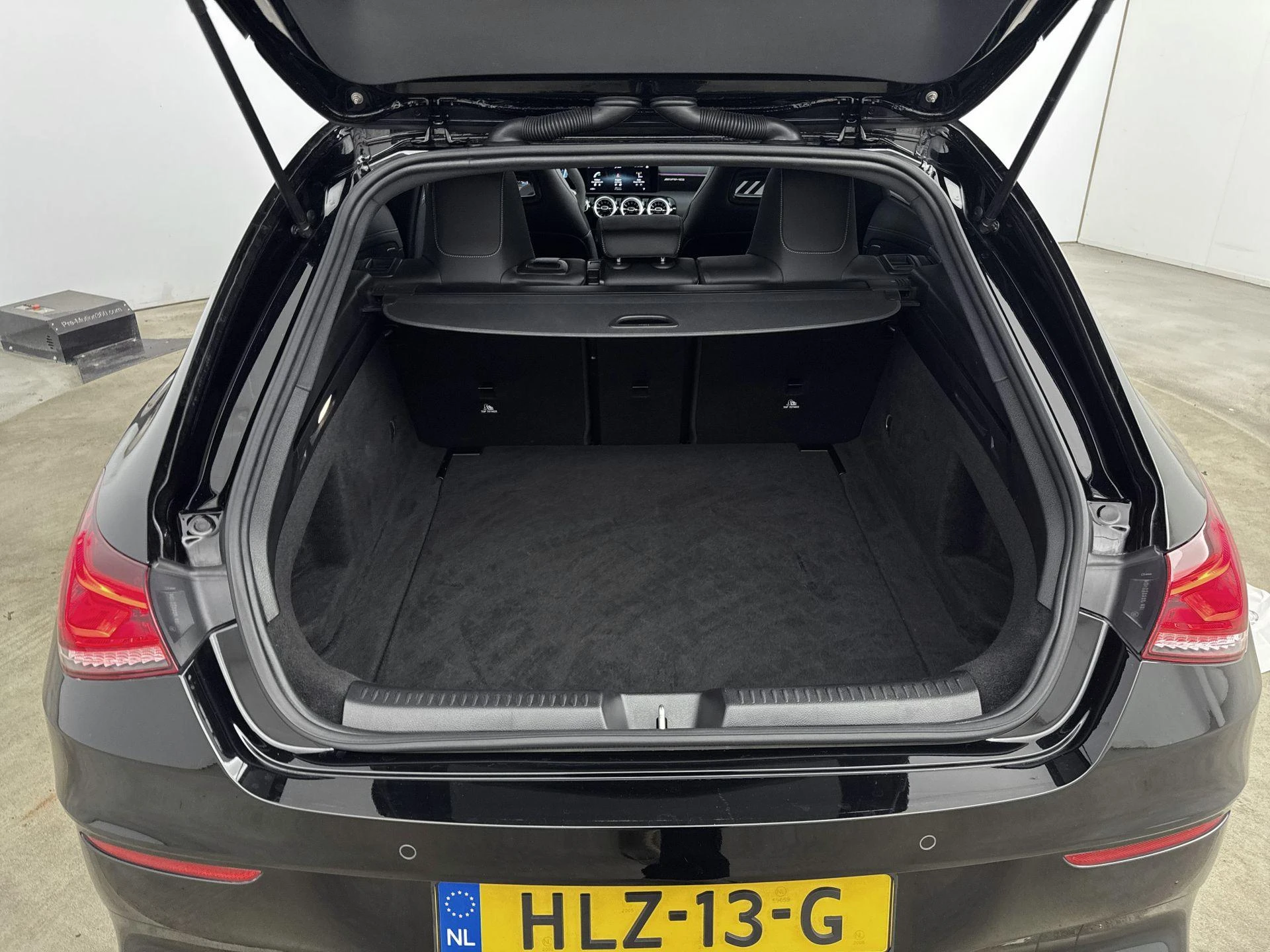 Mercedes-Benz-CLA-image-22