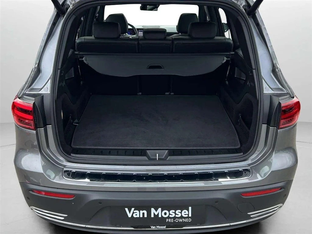Mercedes-Benz-EQB-image-23