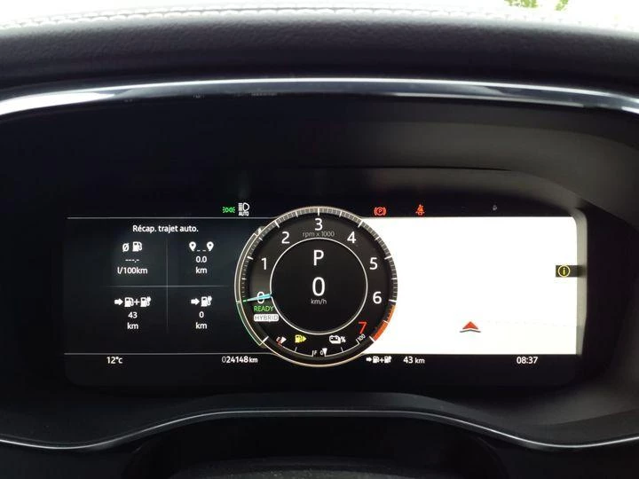 Jaguar-F-PACE-image-11