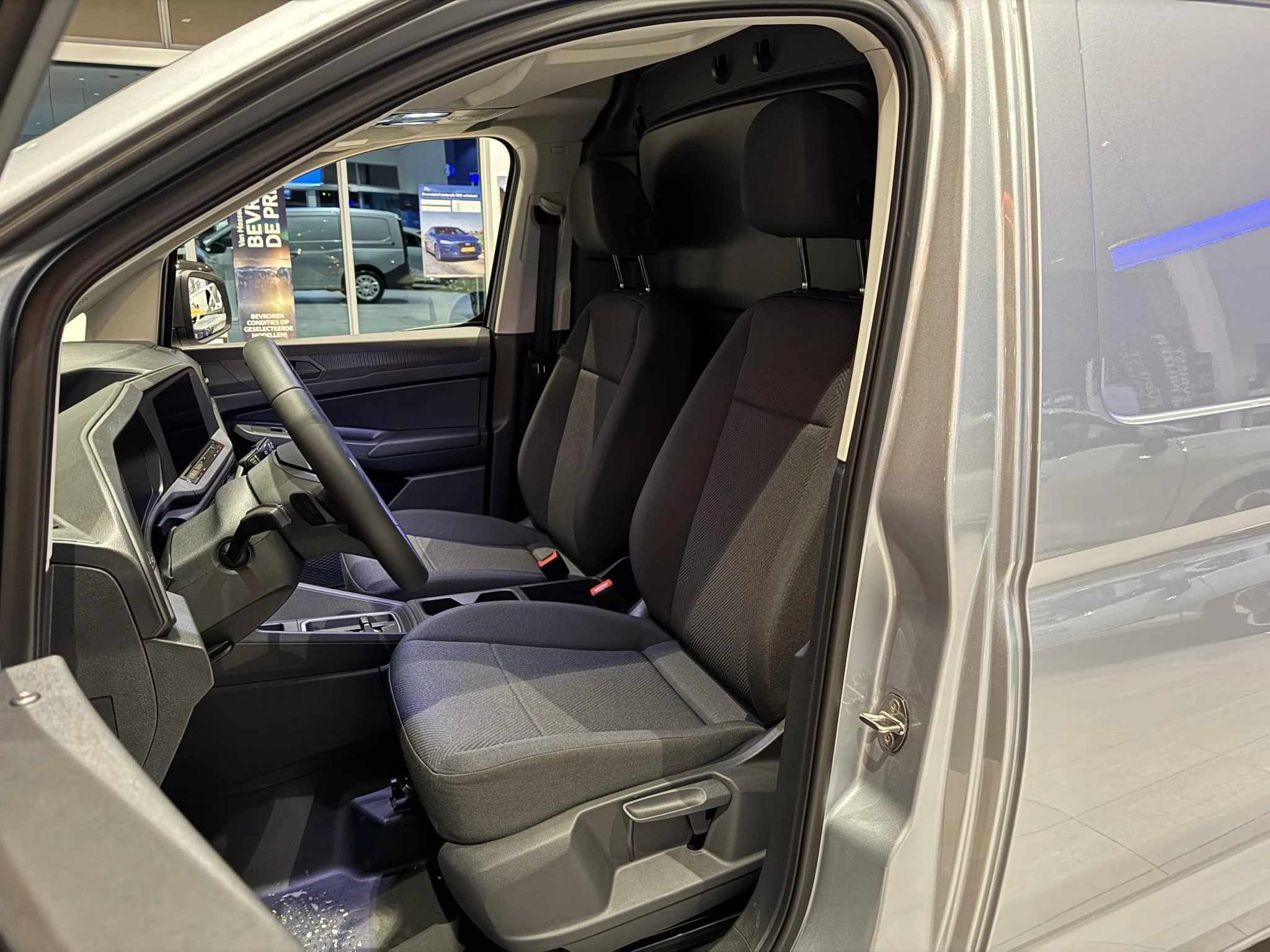 Ford-Transit Connect-image-12