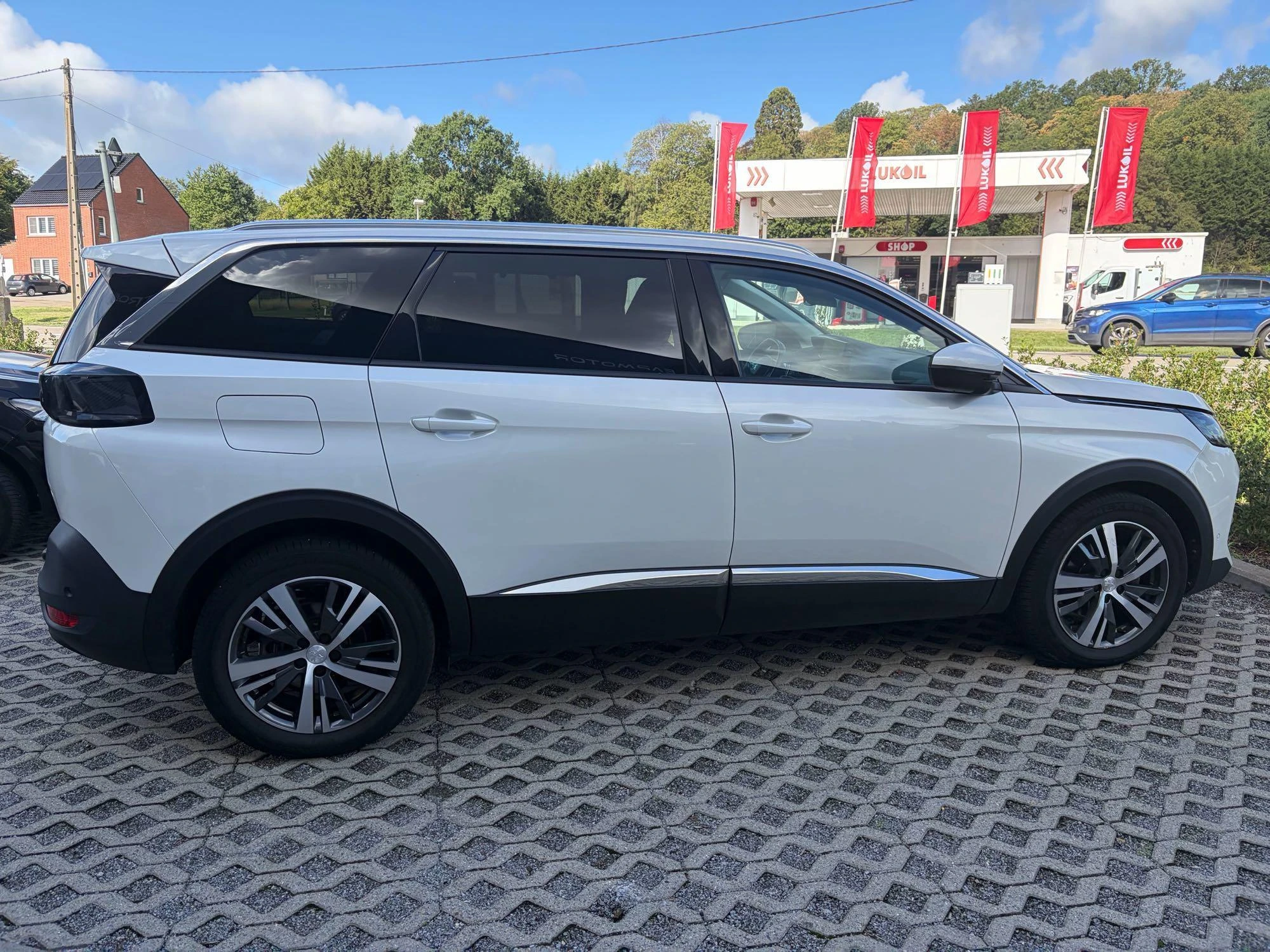 Peugeot-5008-image-2