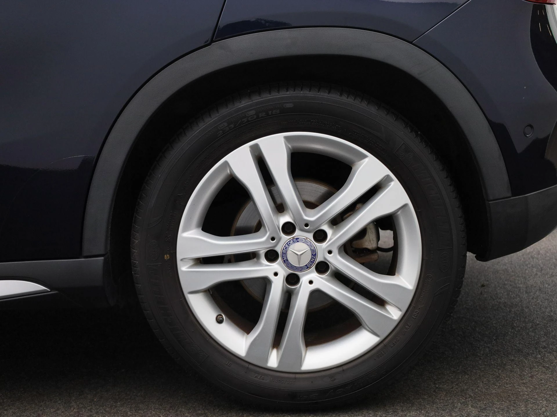 Mercedes-Benz-GLA-image-12