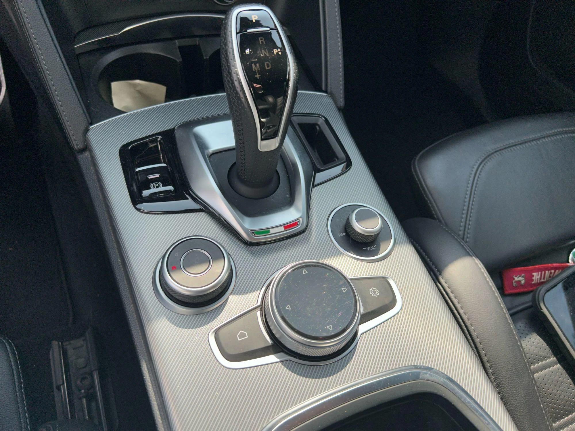 Alfa Romeo-Stelvio-image-6