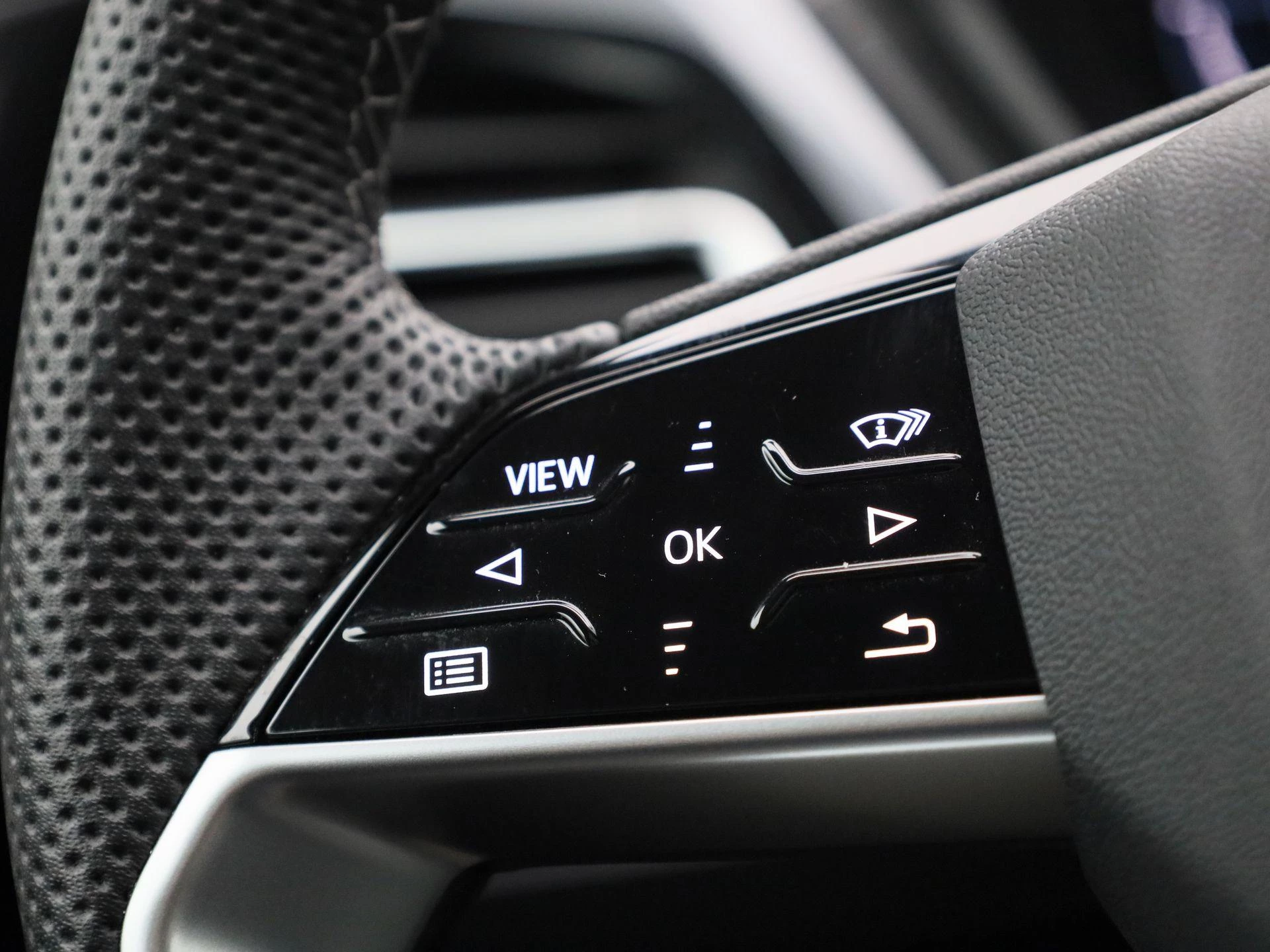Audi-Q4 e-tron-image-18