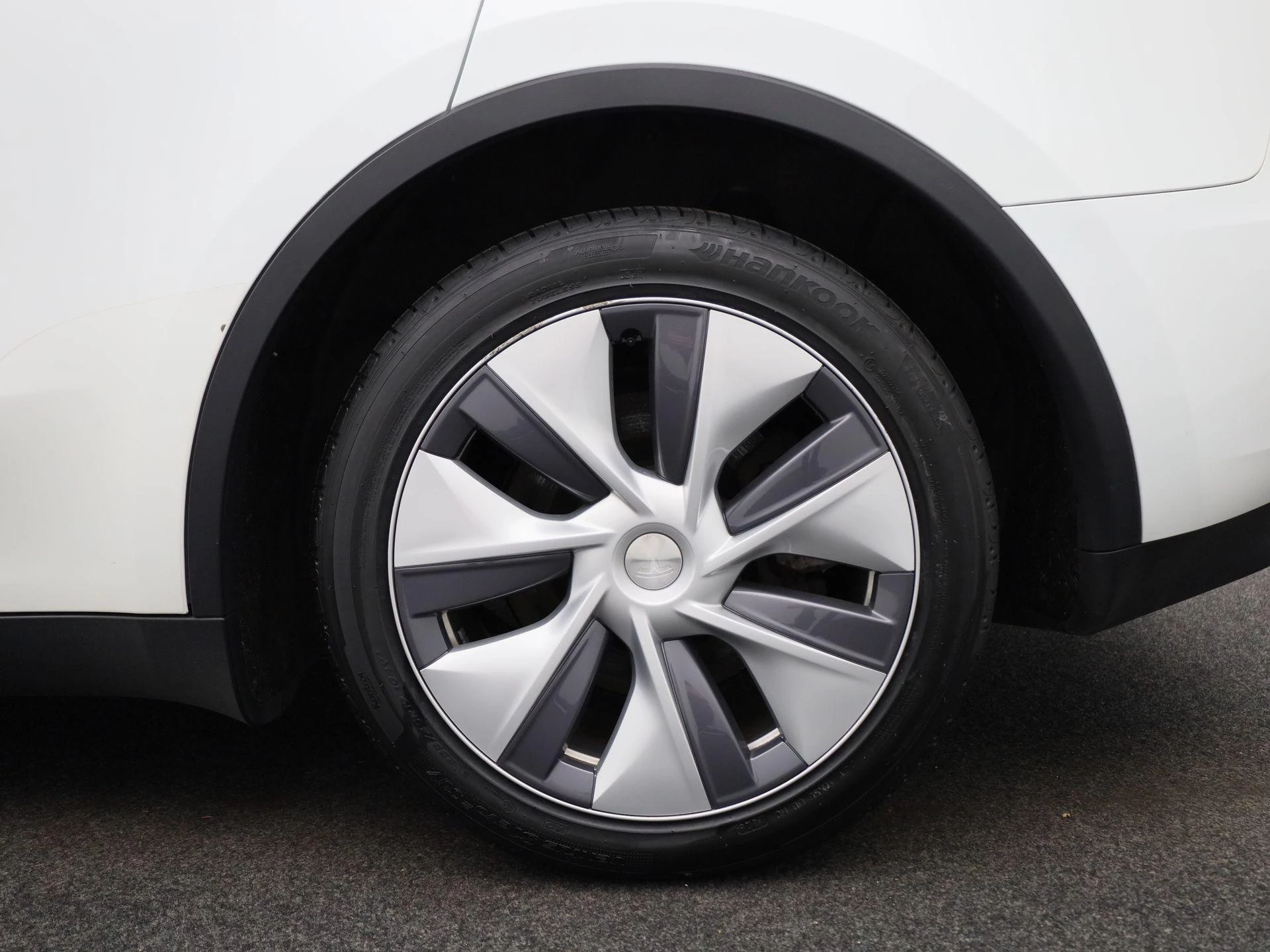 Tesla Model Y Long Range Dual Motor AWD