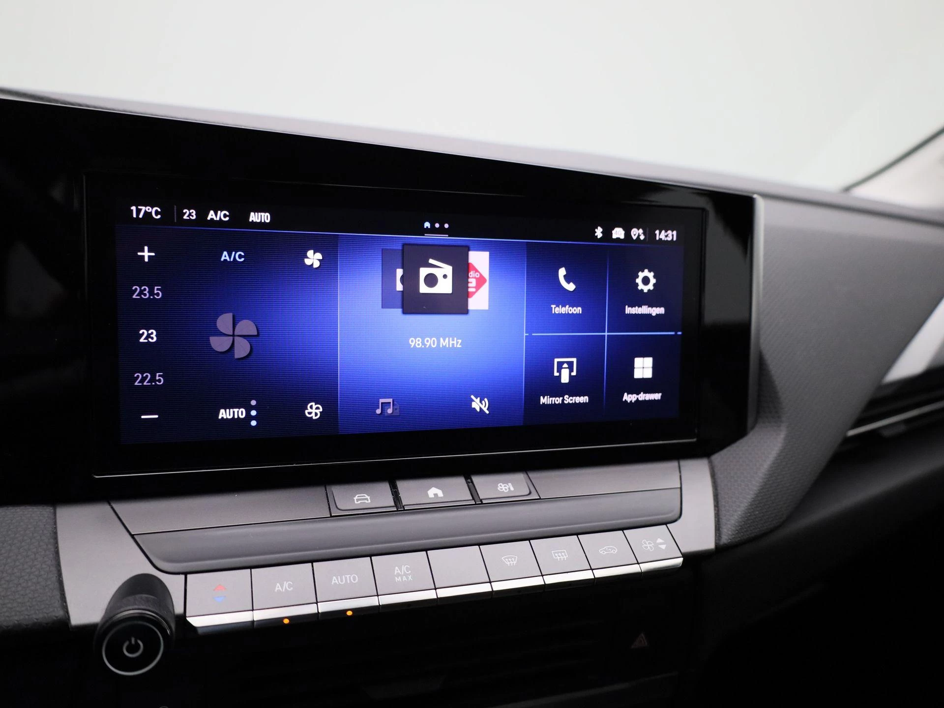 Opel-Astra-image-14