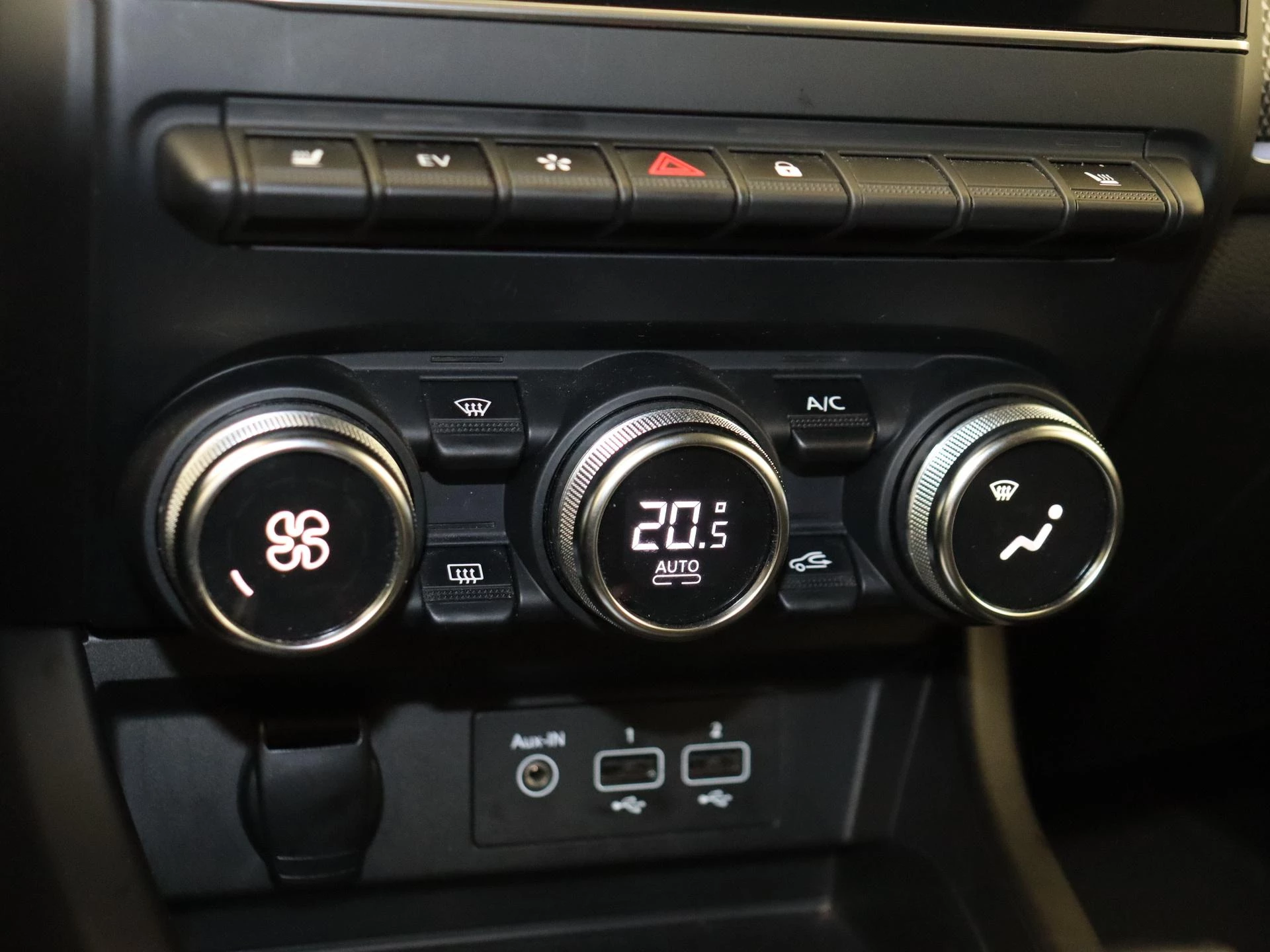 Renault-Arkana-image-18