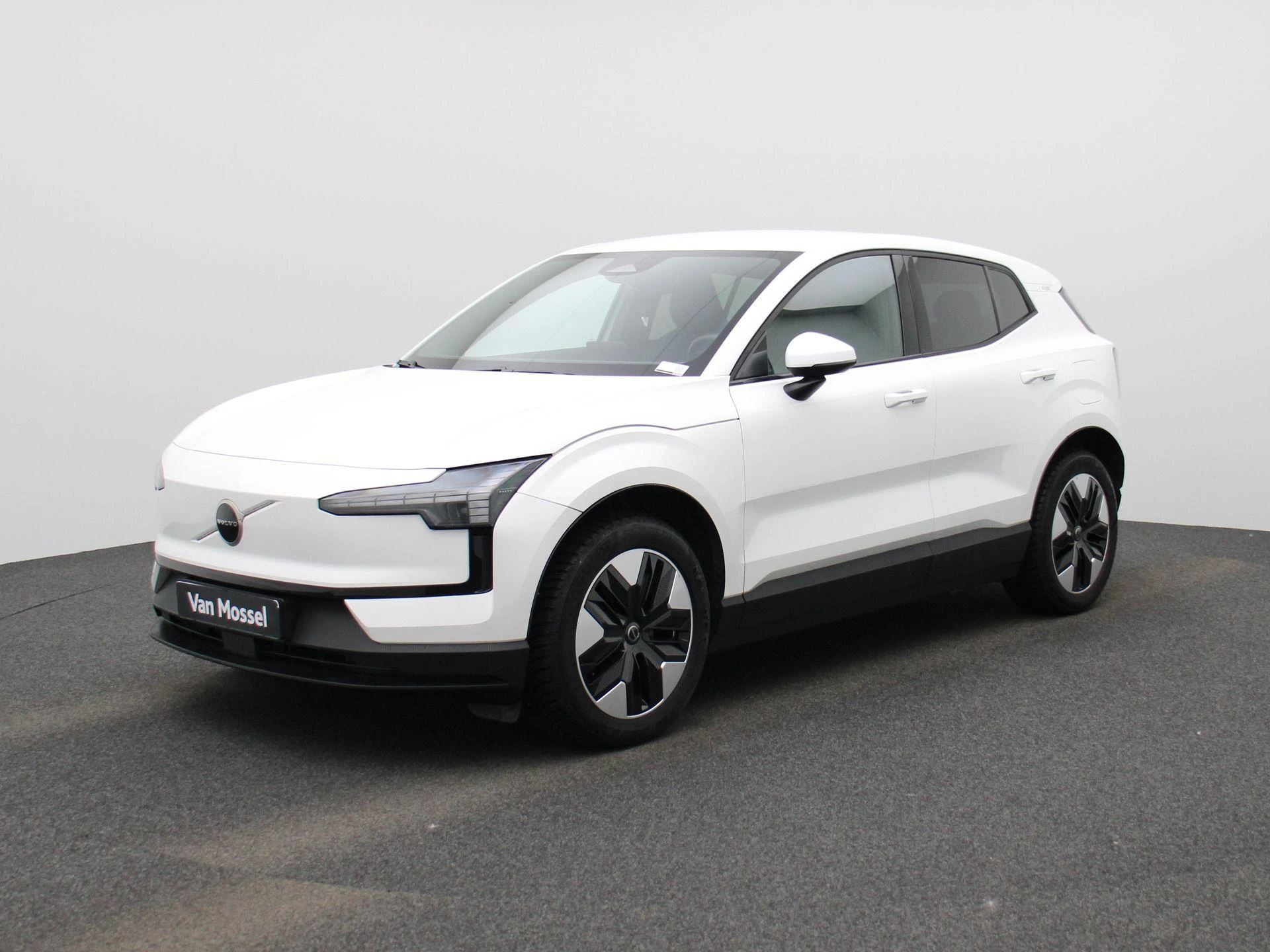 Volvo-EX30-image-1
