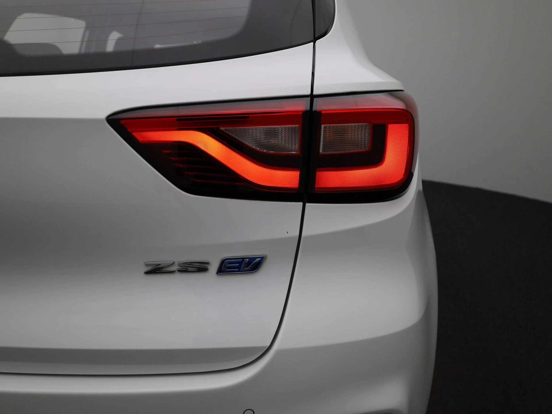 MG-ZS EV-image-35