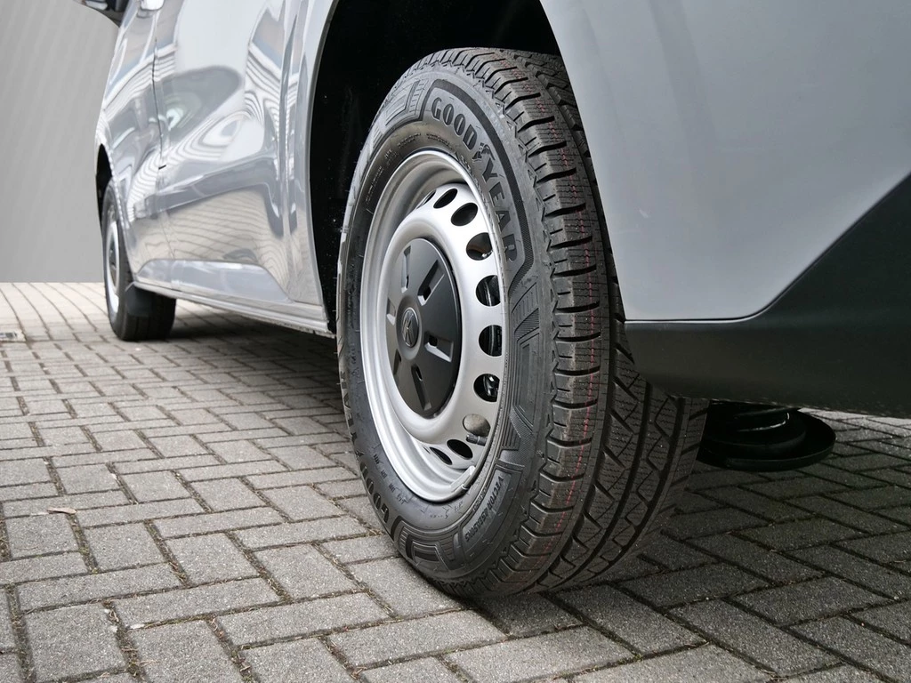 Volkswagen-Transporter-image-4