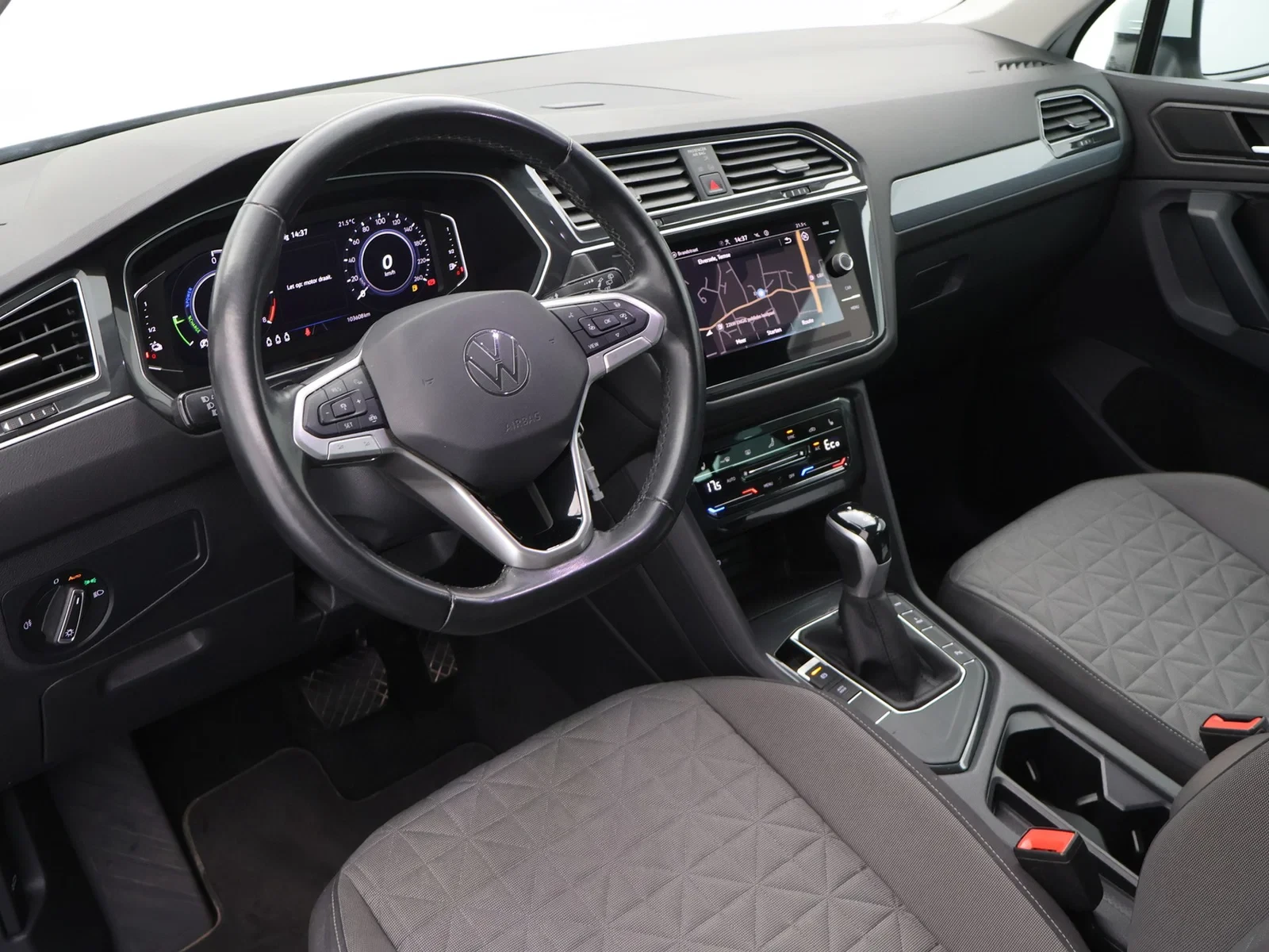 Volkswagen Tiguan eHybrid (PHEV) Tiguan Life 1.4TSI eHybrid 150PK *AUTOMAAT*CAMERA*PDC*VIRTUAL COCKPIT*NAVI*APP-CONNECT*...*