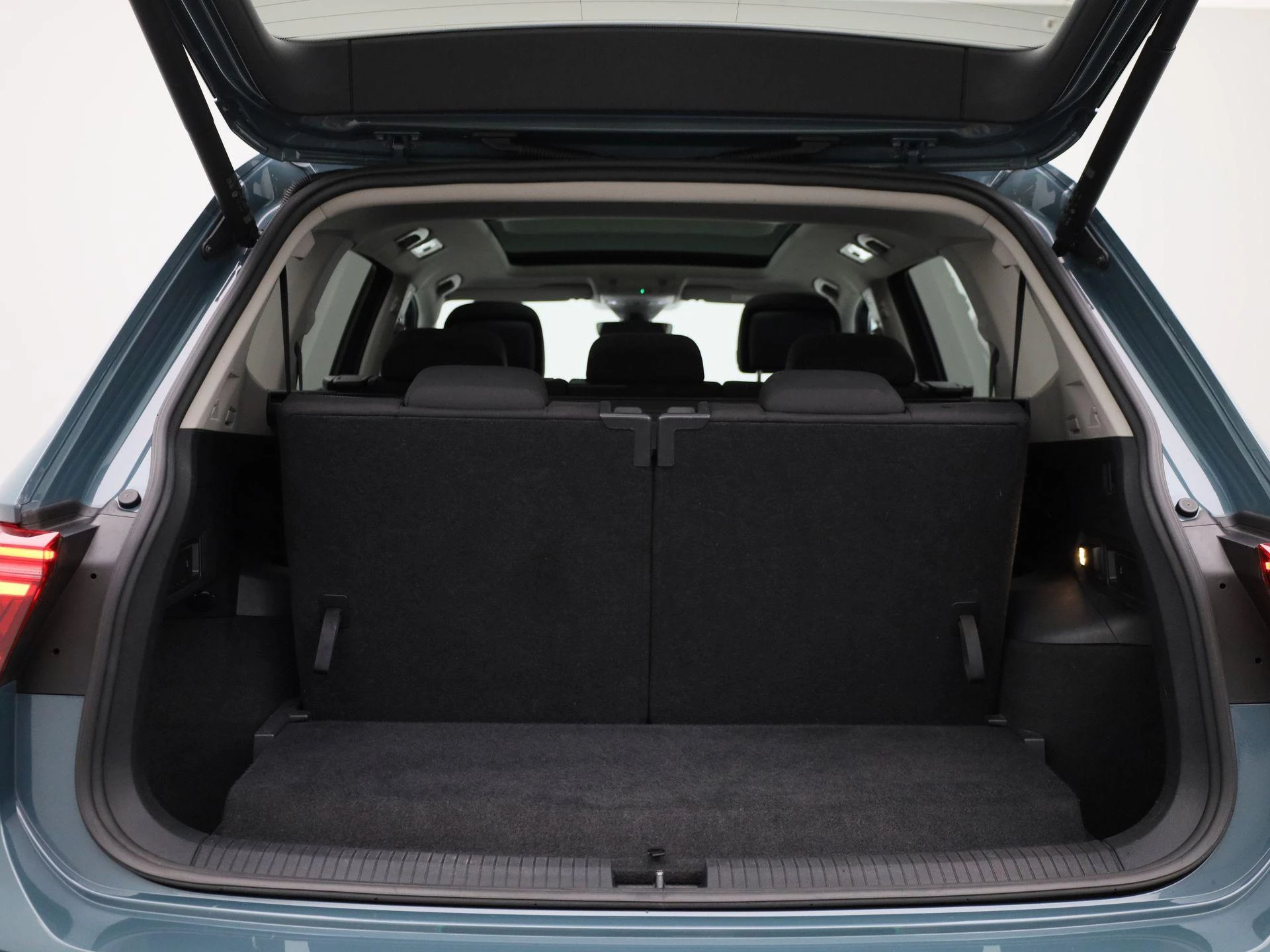 Volkswagen-Tiguan Allspace-image-15