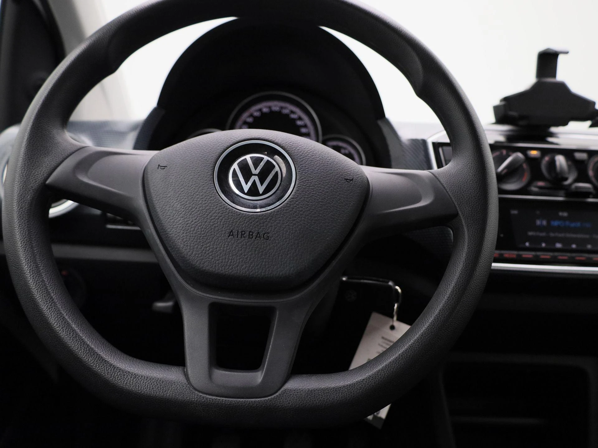 Volkswagen-up!-image-6