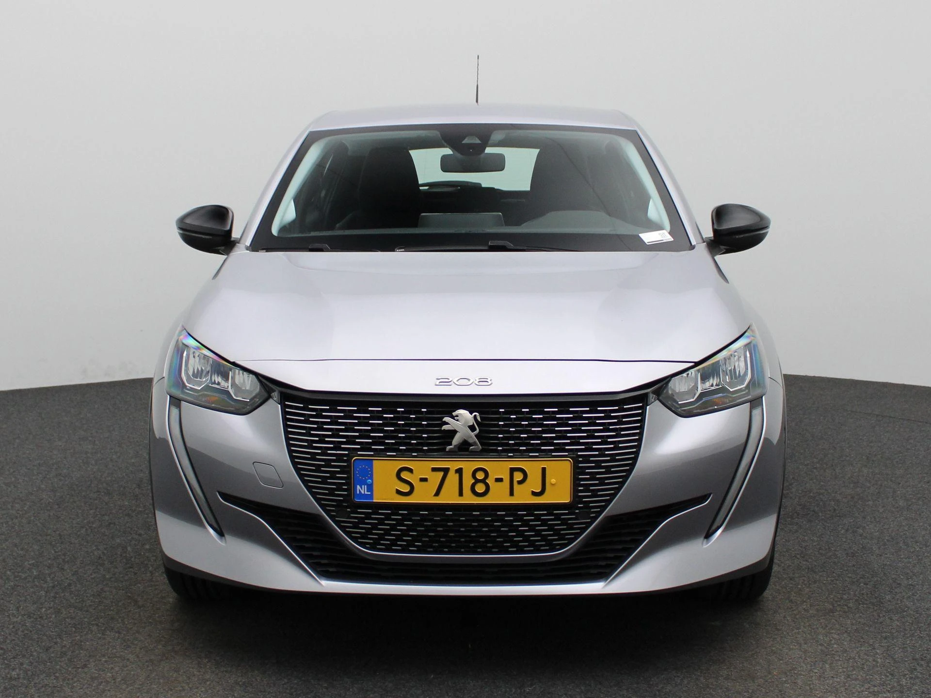Peugeot-e-208-image-2