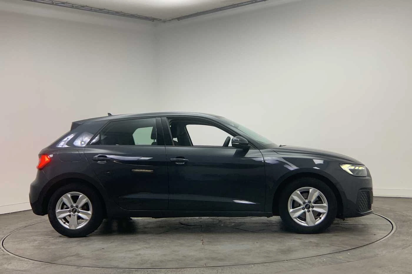 Audi-A1 Sportback-image-3
