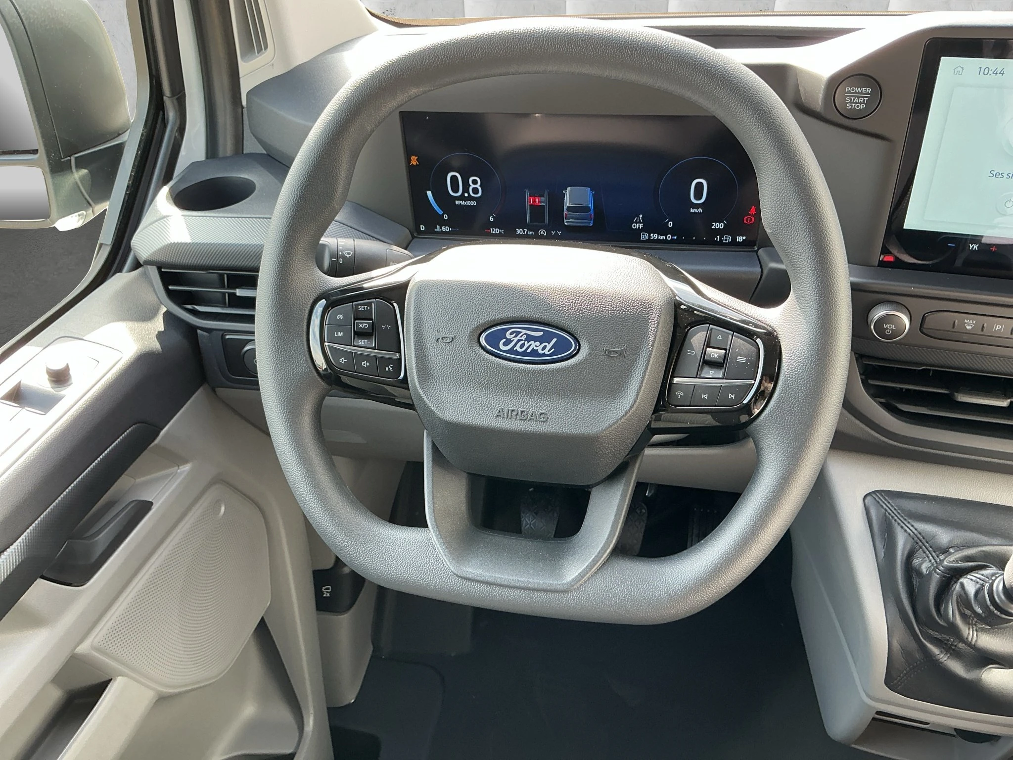 Ford-Transit Custom-image-12