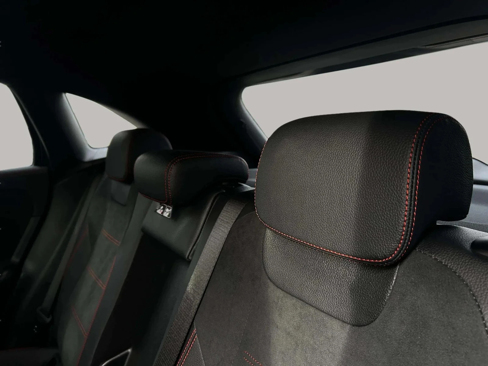 Mercedes-Benz-EQA-image-13