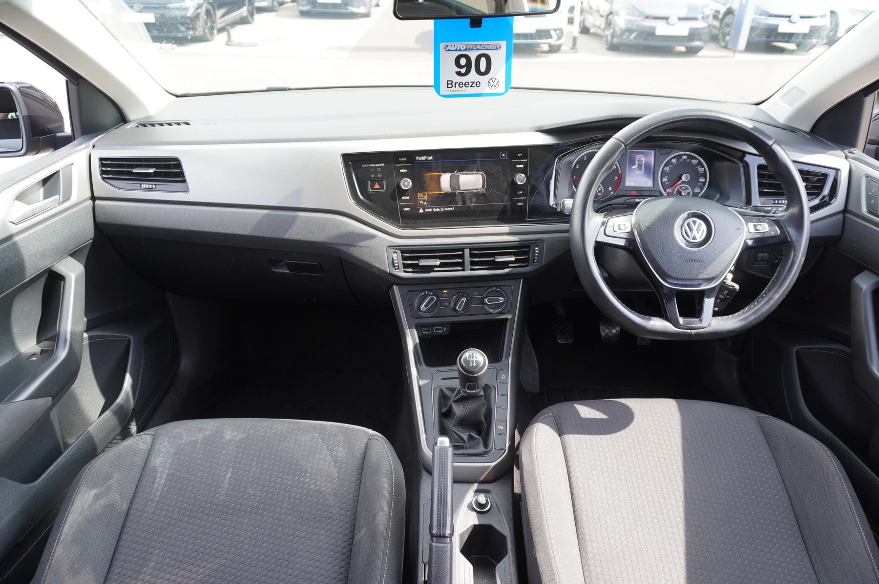 Volkswagen-Polo-image-7