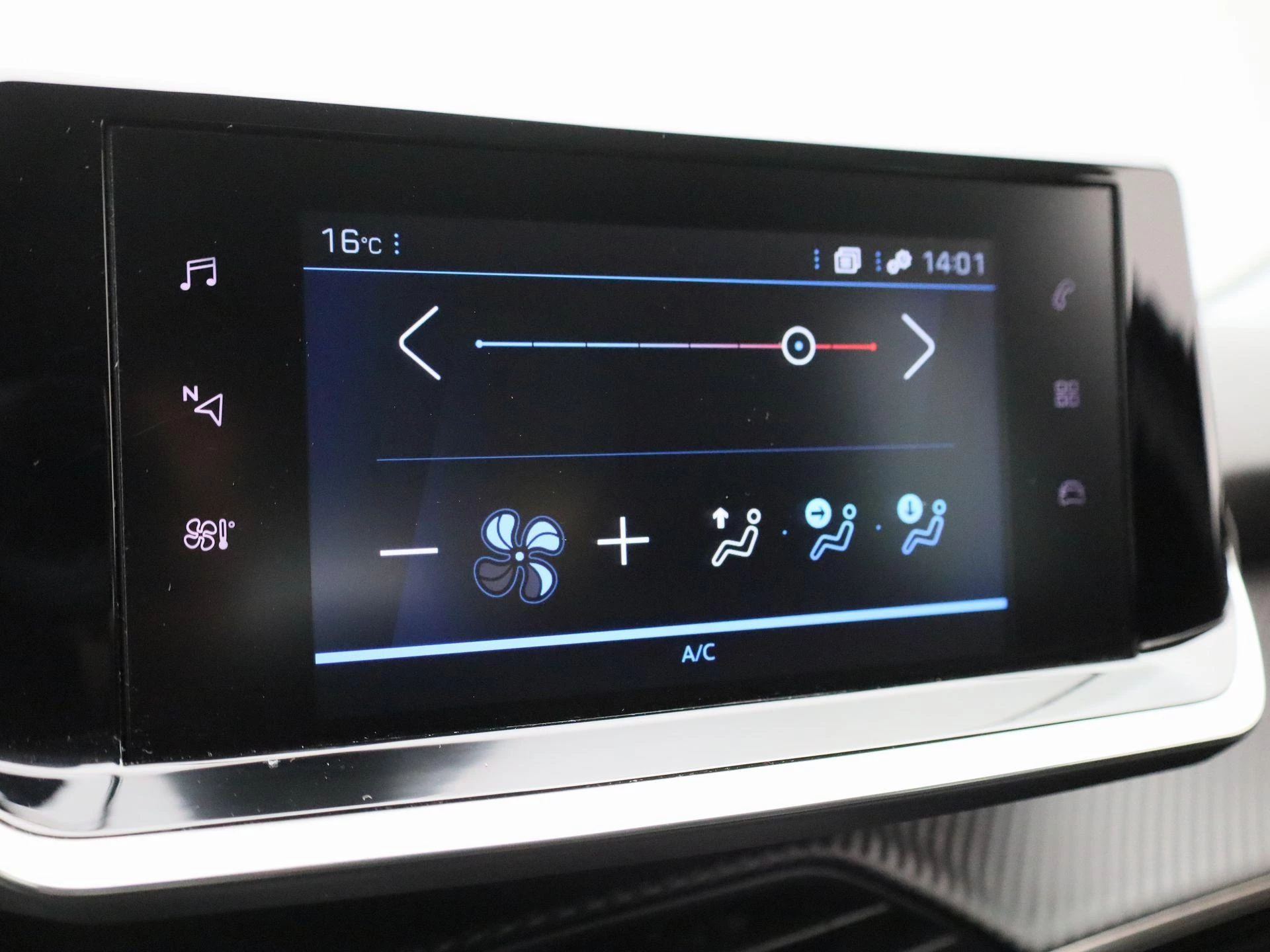 Peugeot-208-image-24