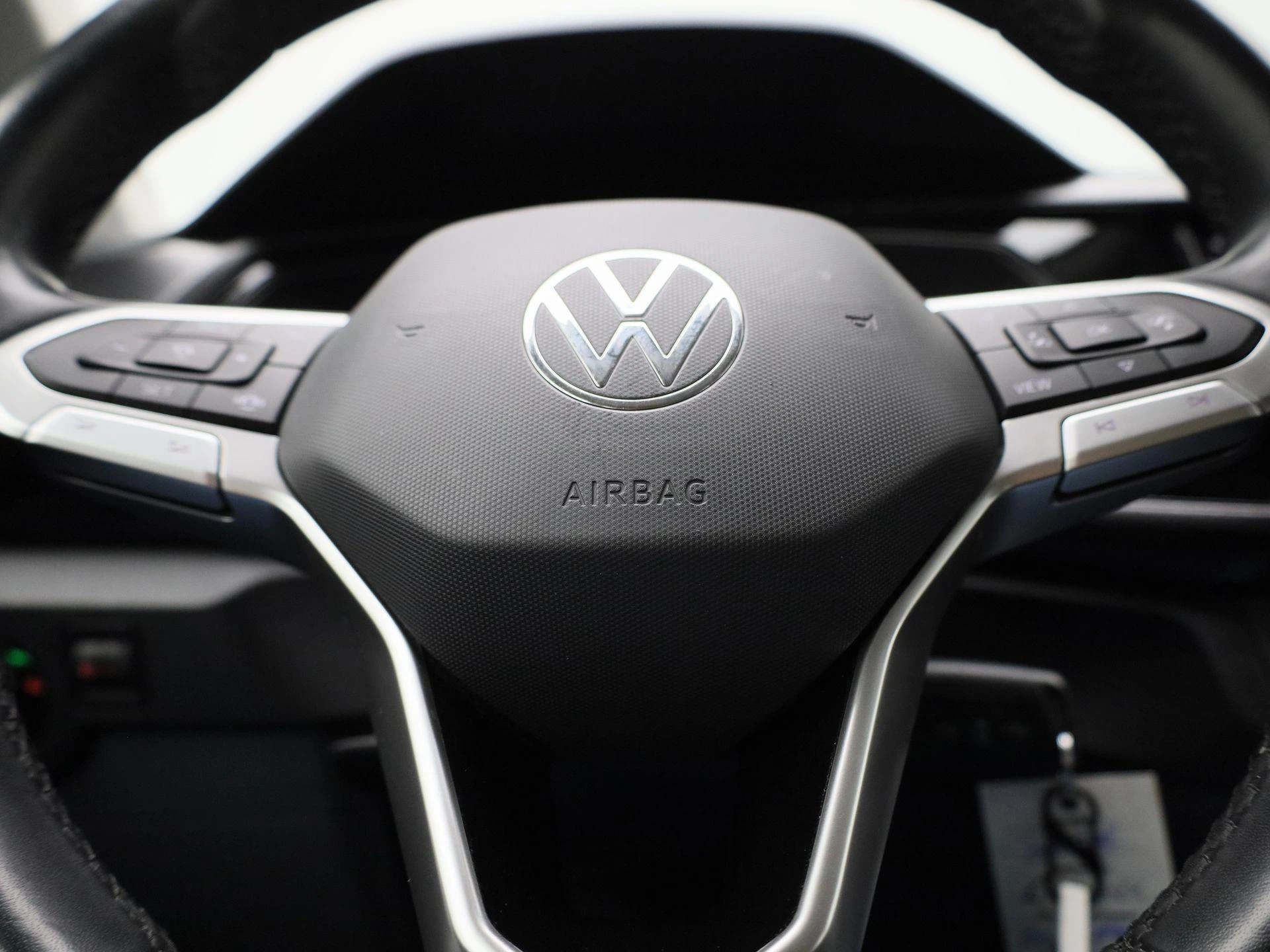 Volkswagen-T-Cross-image-25