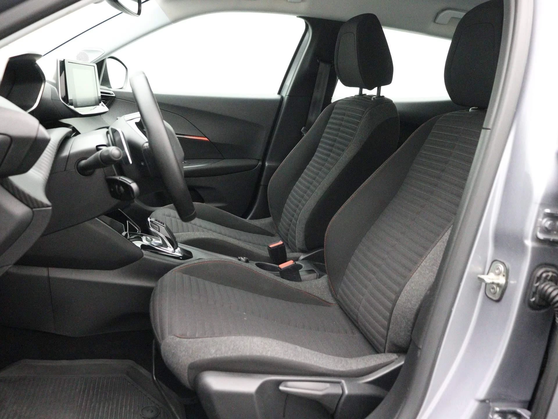 Peugeot-2008-image-10