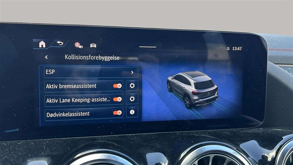 Mercedes-Benz-EQA-image-18