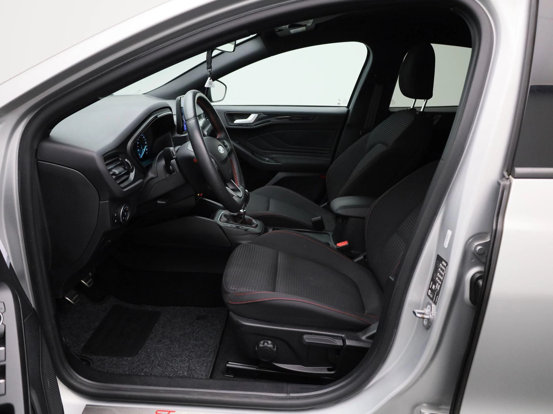 Ford Focus 1.0 EcoBoost ST Line Business