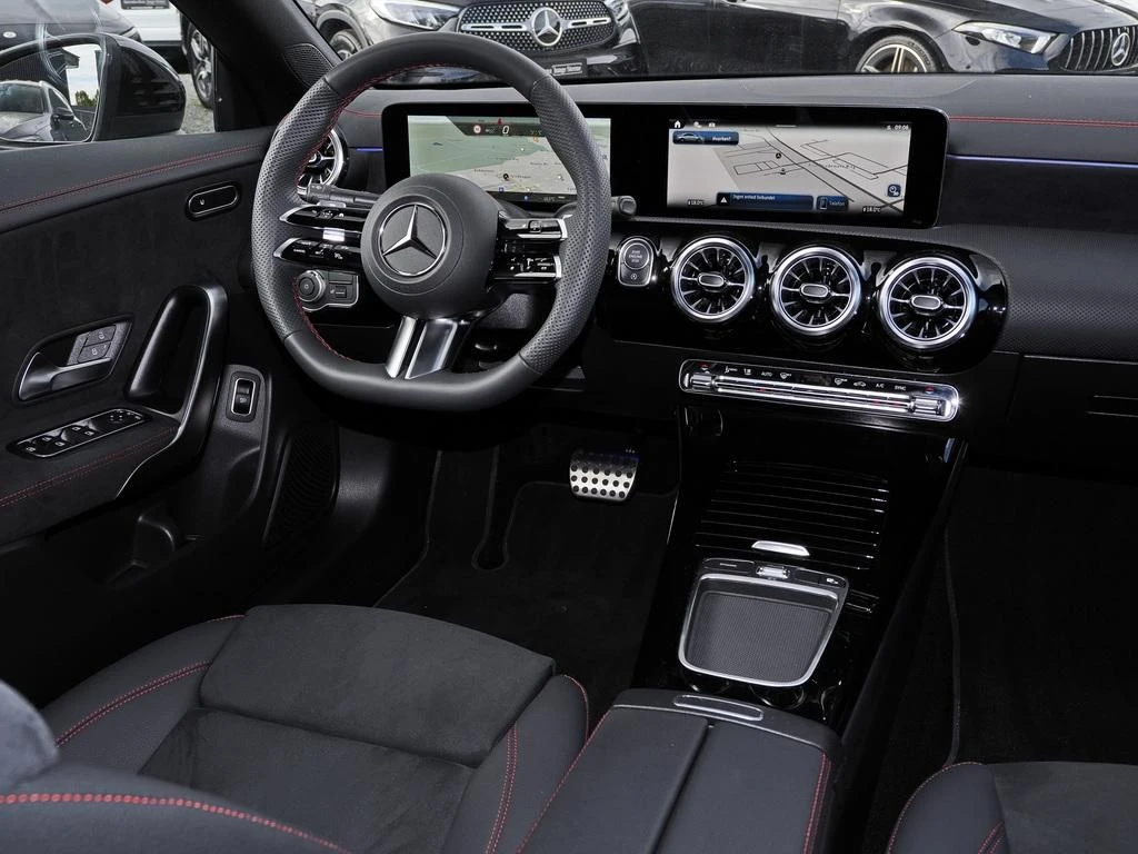 Mercedes-Benz-CLA 200-image-9