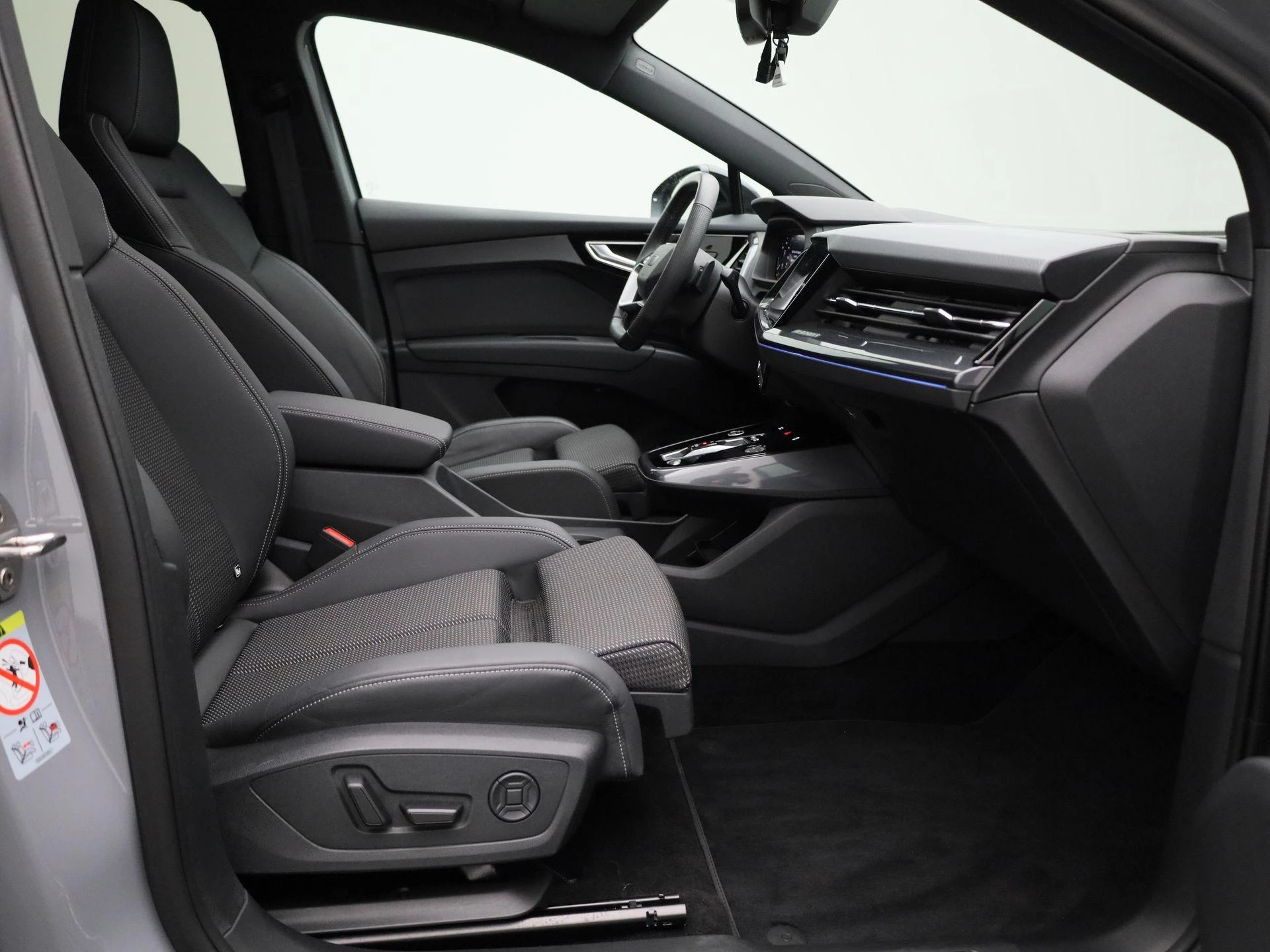 Audi-Q4 e-tron-image-38