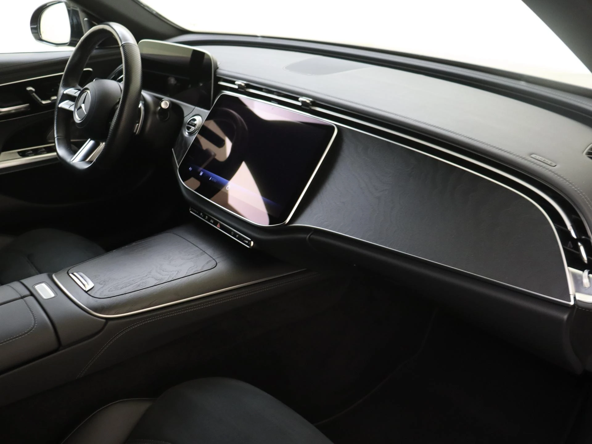 Mercedes-Benz-E-Klasse-image-4