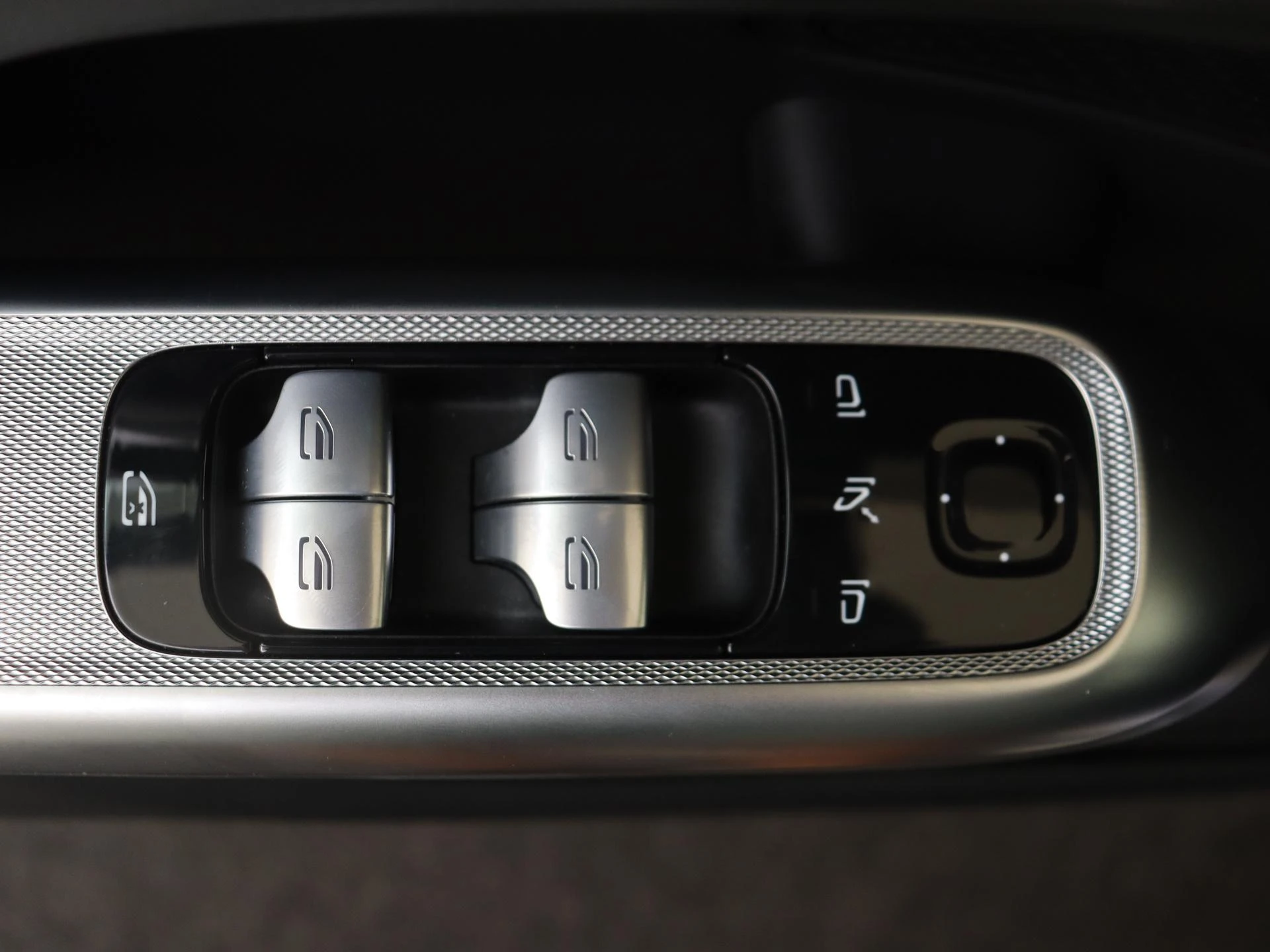 Mercedes-Benz-E-Klasse-image-26