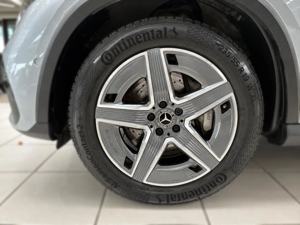 Mercedes-Benz-GLC 300 d-image-5