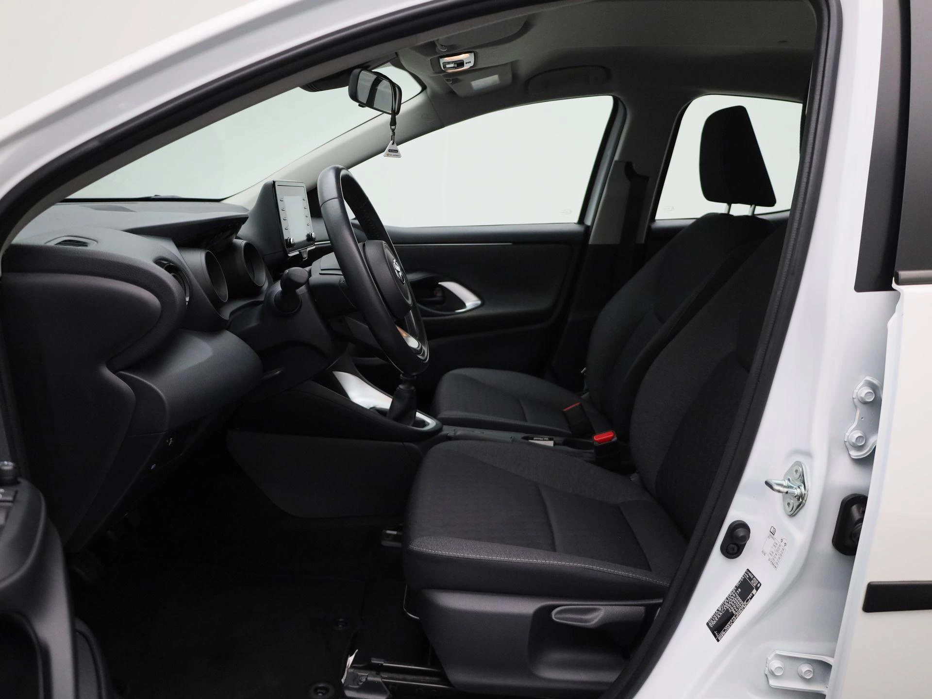 Toyota-Yaris-image-8
