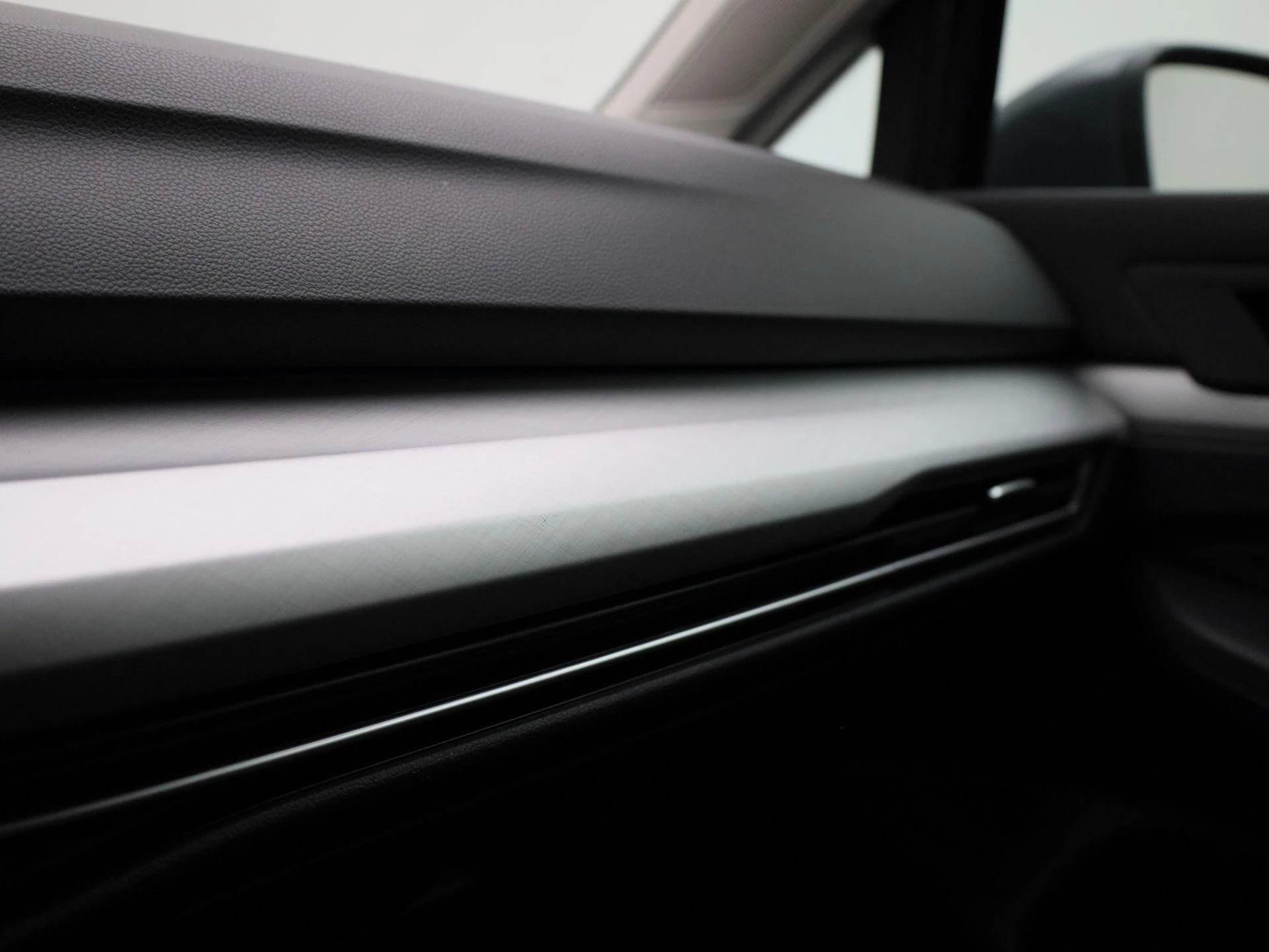 Volkswagen-Golf-image-21