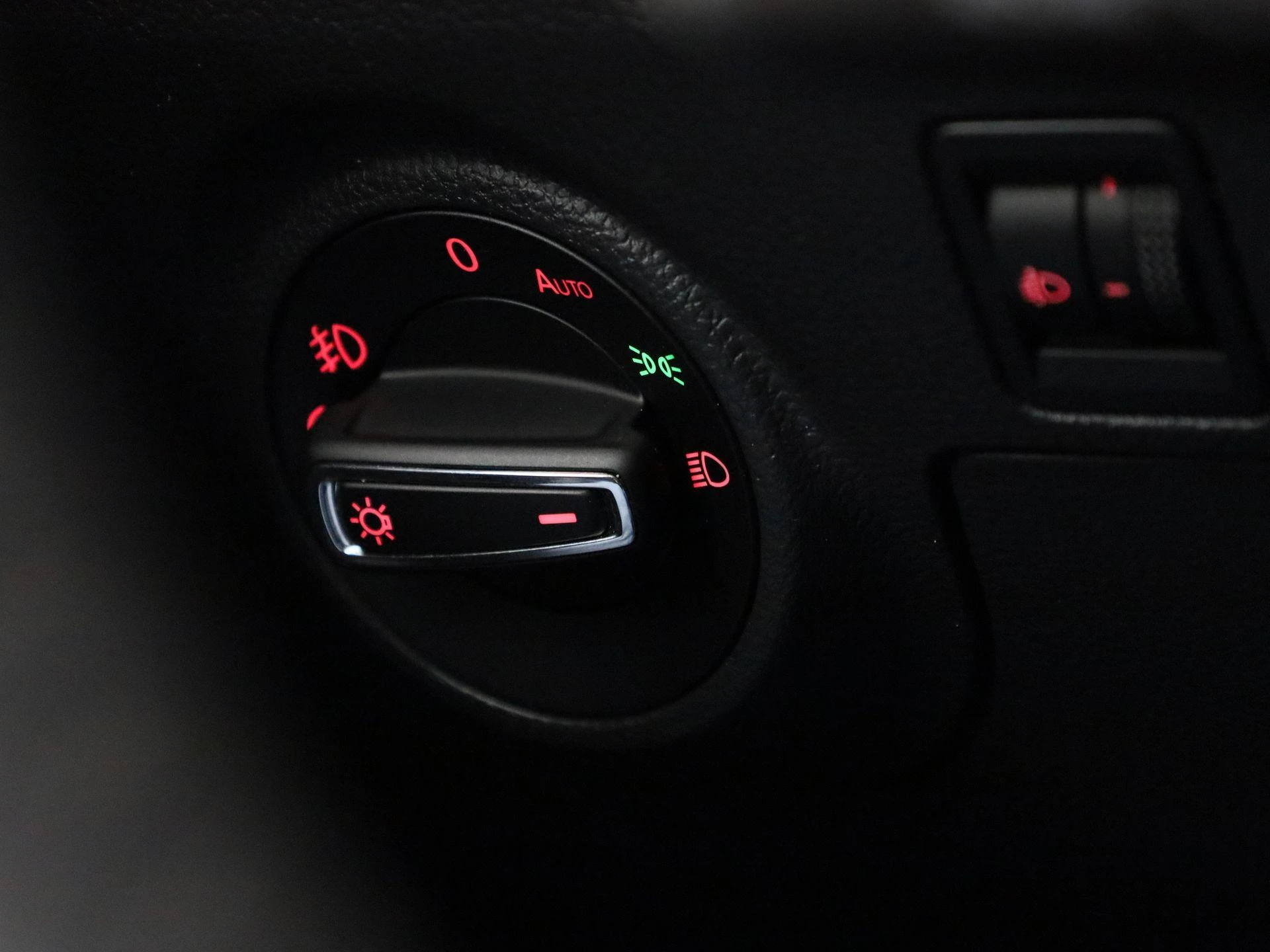 SEAT-Arona-image-23