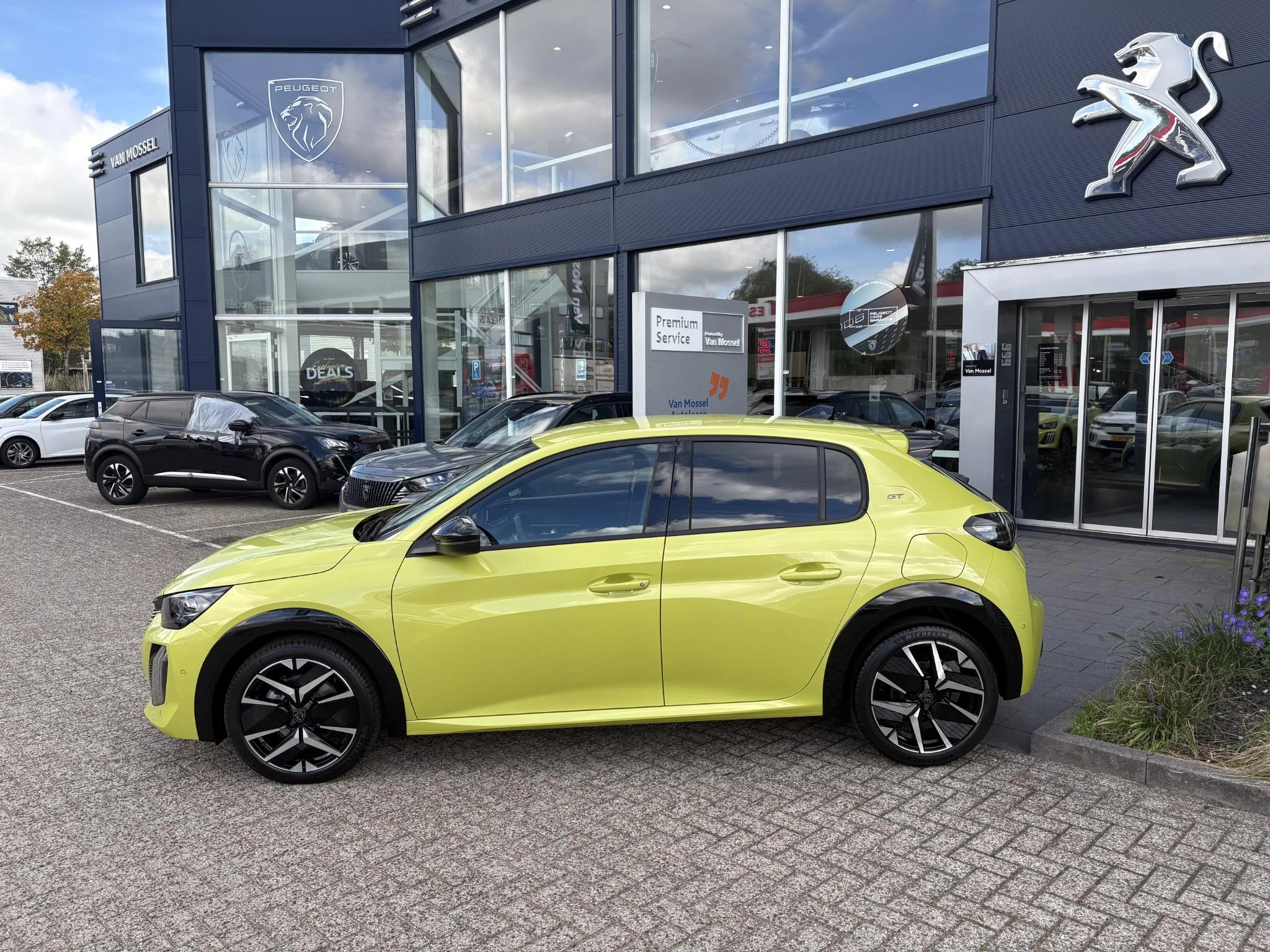 Peugeot-208-image-2