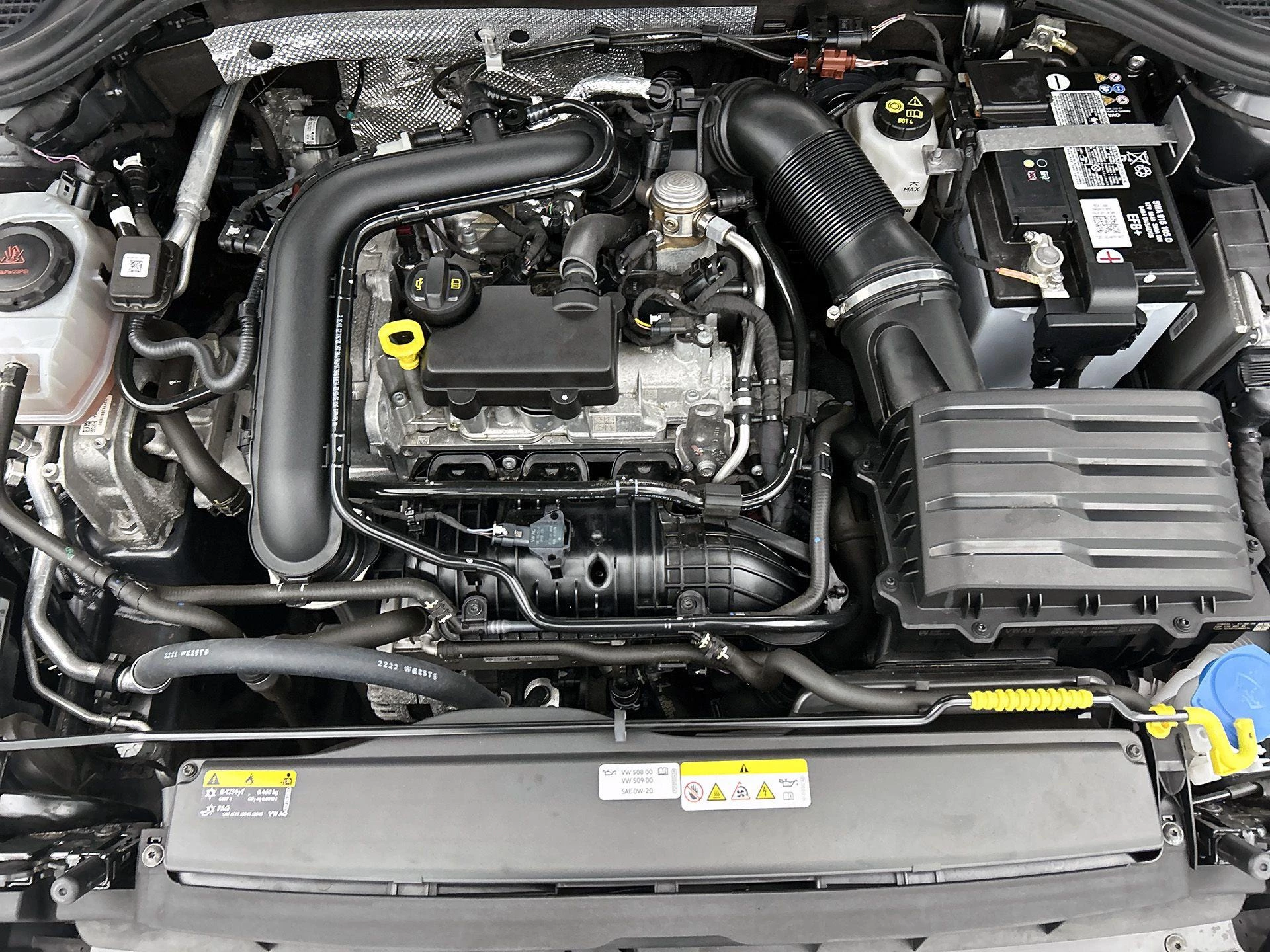 Volkswagen-Golf-image-8