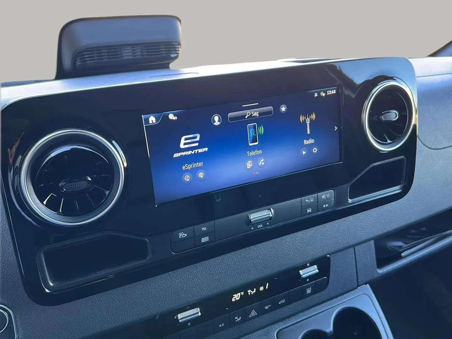 Mercedes-Benz-eSprinter-image-13