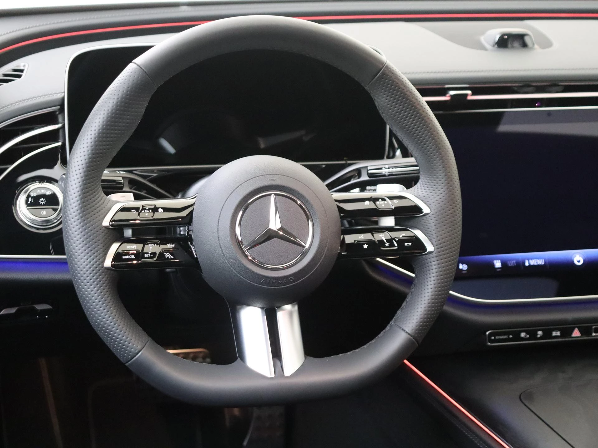 Mercedes-Benz-E-Klasse-image-9