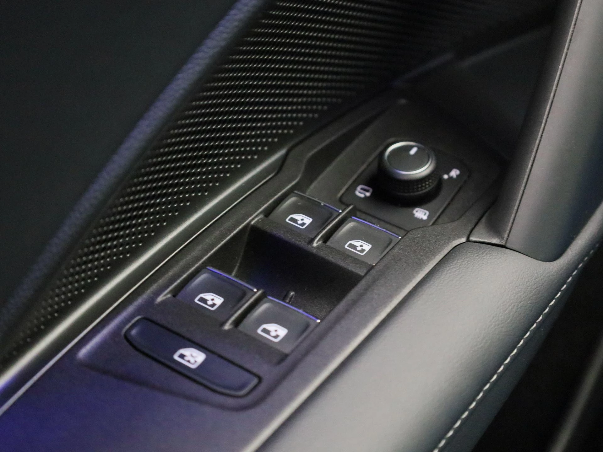 Volkswagen-Tiguan-image-34