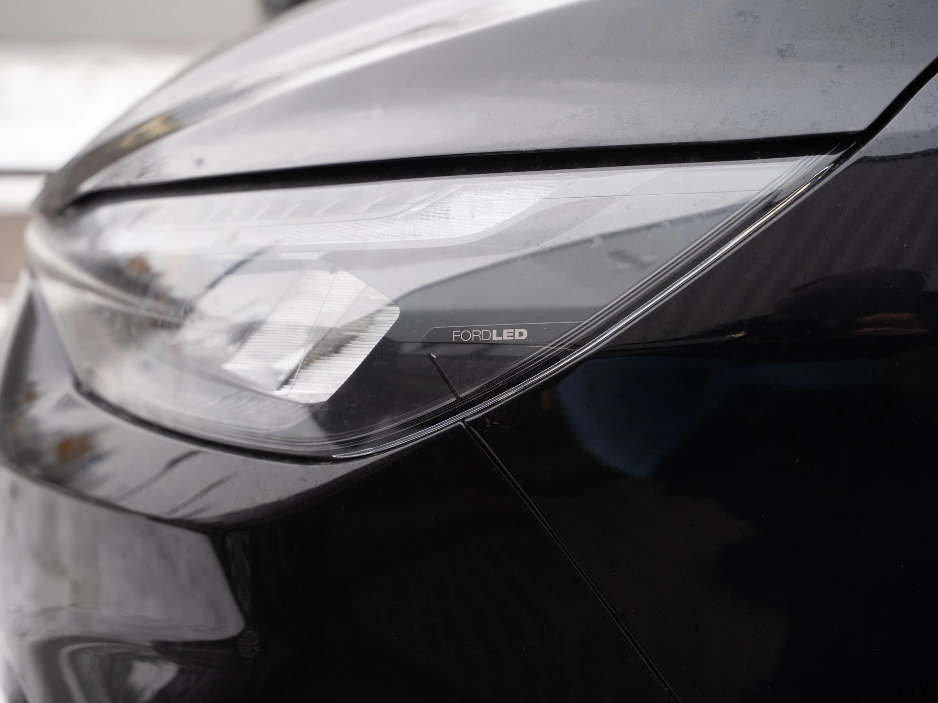 Ford Transit Custom Limited 2.0 EcoBlue 125kW 320 L2 Auto Turnier. 4-türig