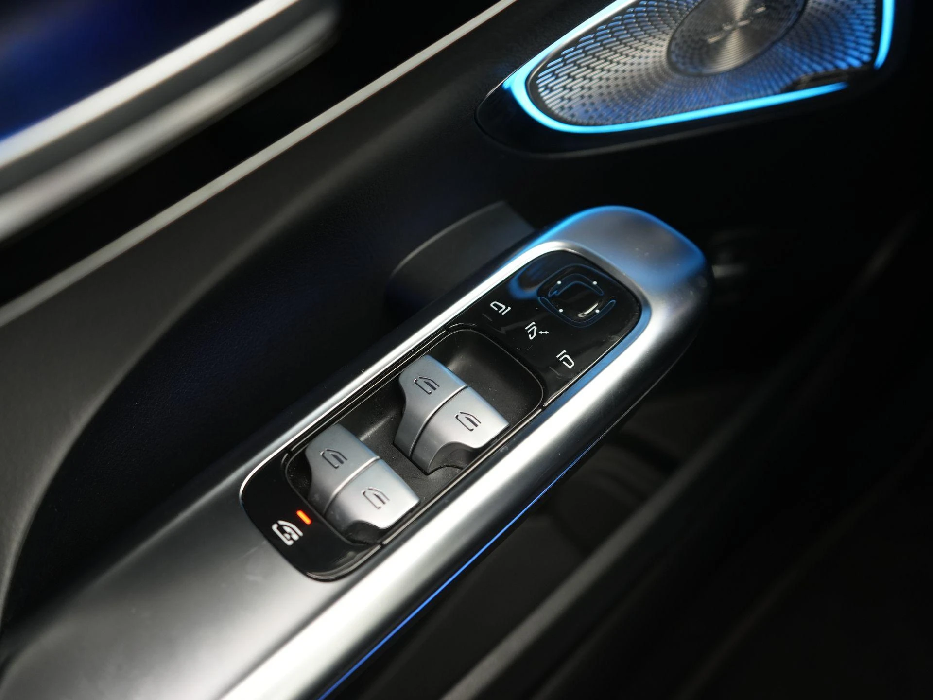 Mercedes-Benz-C-Klasse-image-39