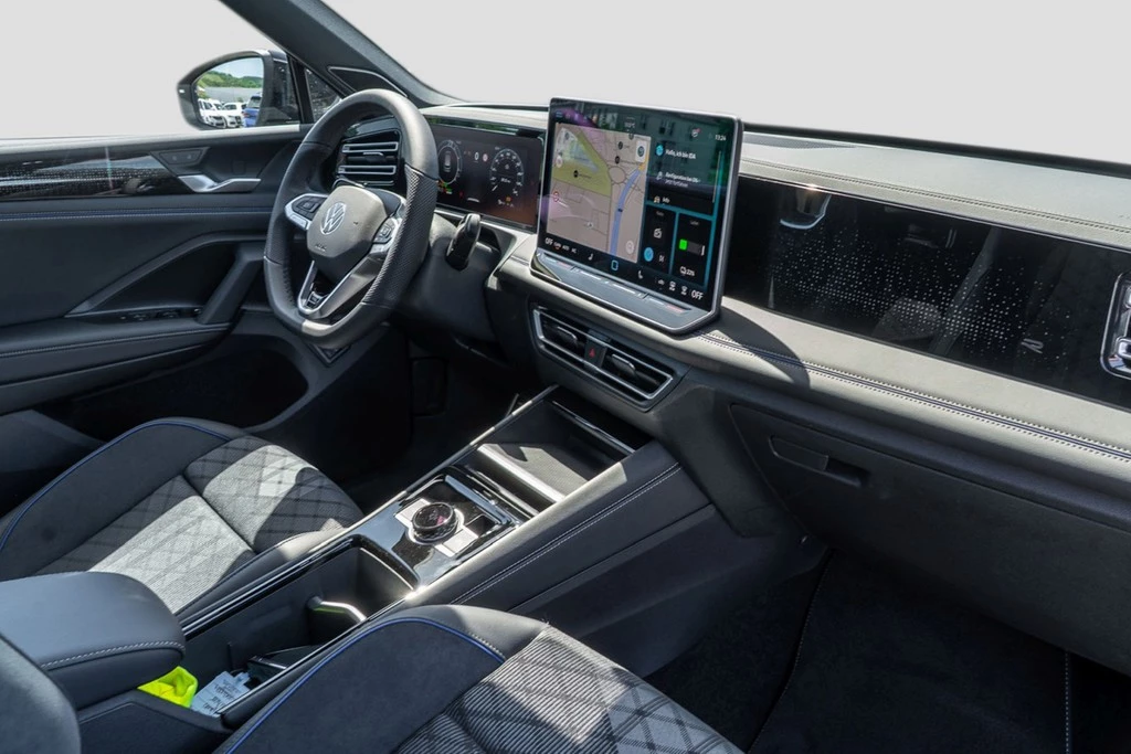 Volkswagen Tiguan 1.5 TSI DSG eHybrid R-Line AHK, Pano